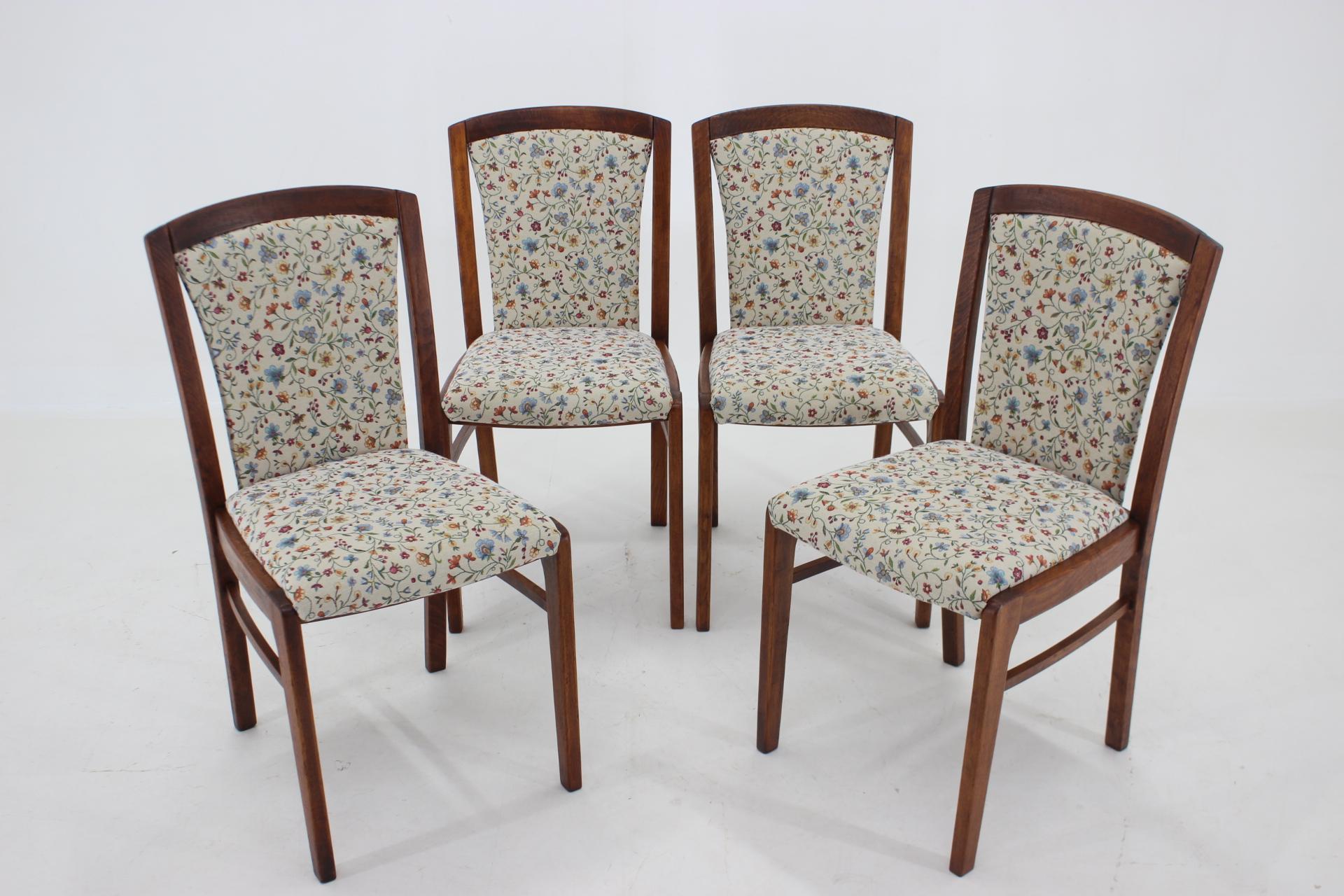 Mid-Century Modern 1950s Set of Four Beech Dining Chair, Czechoslovakia For Sale