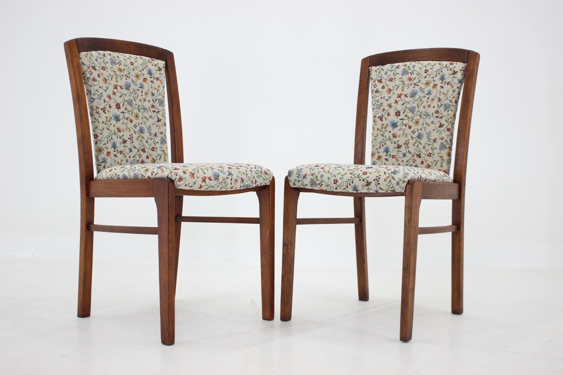 1950s Set of Four Beech Dining Chair, Czechoslovakia In Good Condition For Sale In Praha, CZ