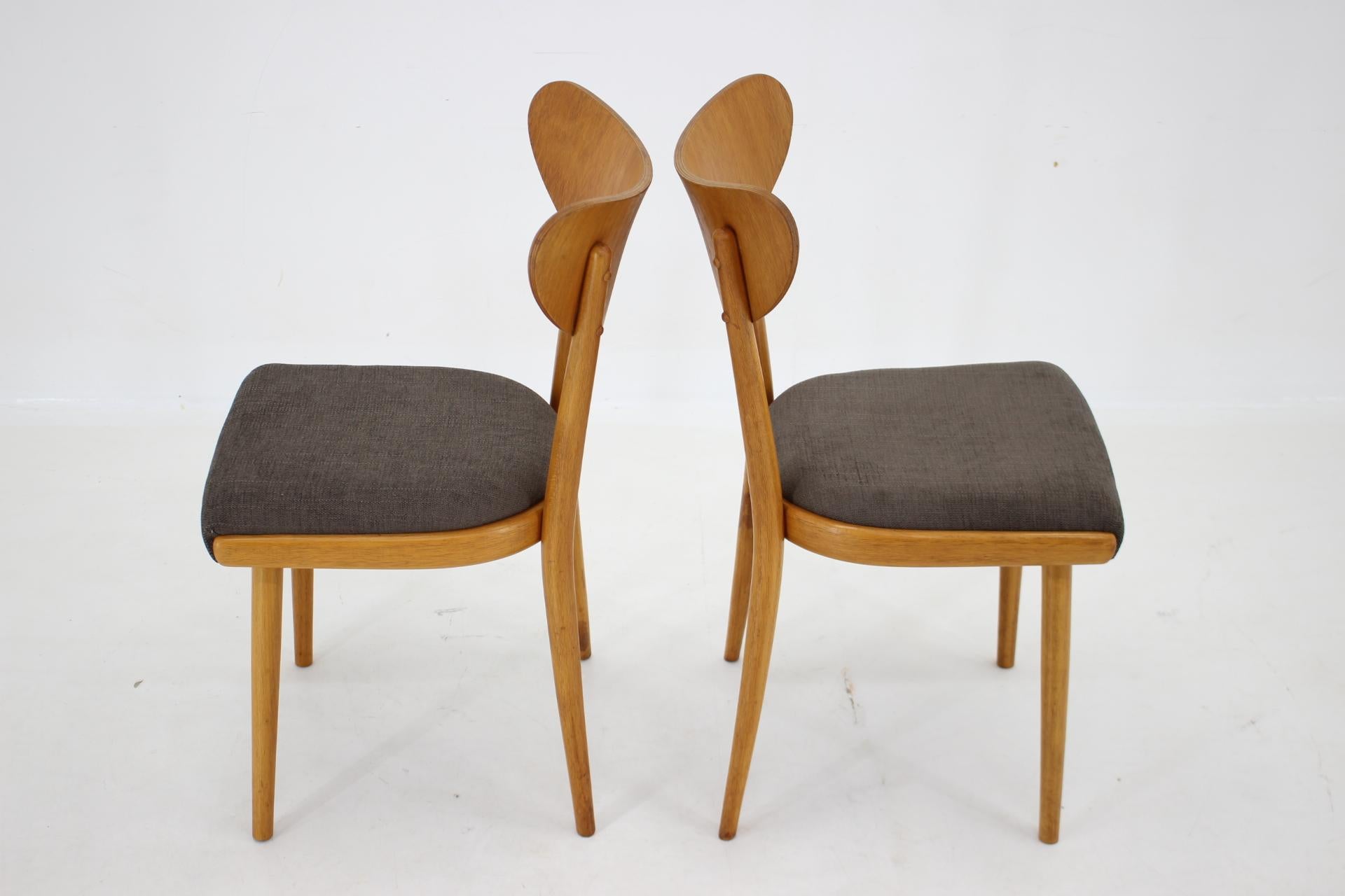 - Carefully refurbished
- Newly upholstered
- Made of Beech wood 