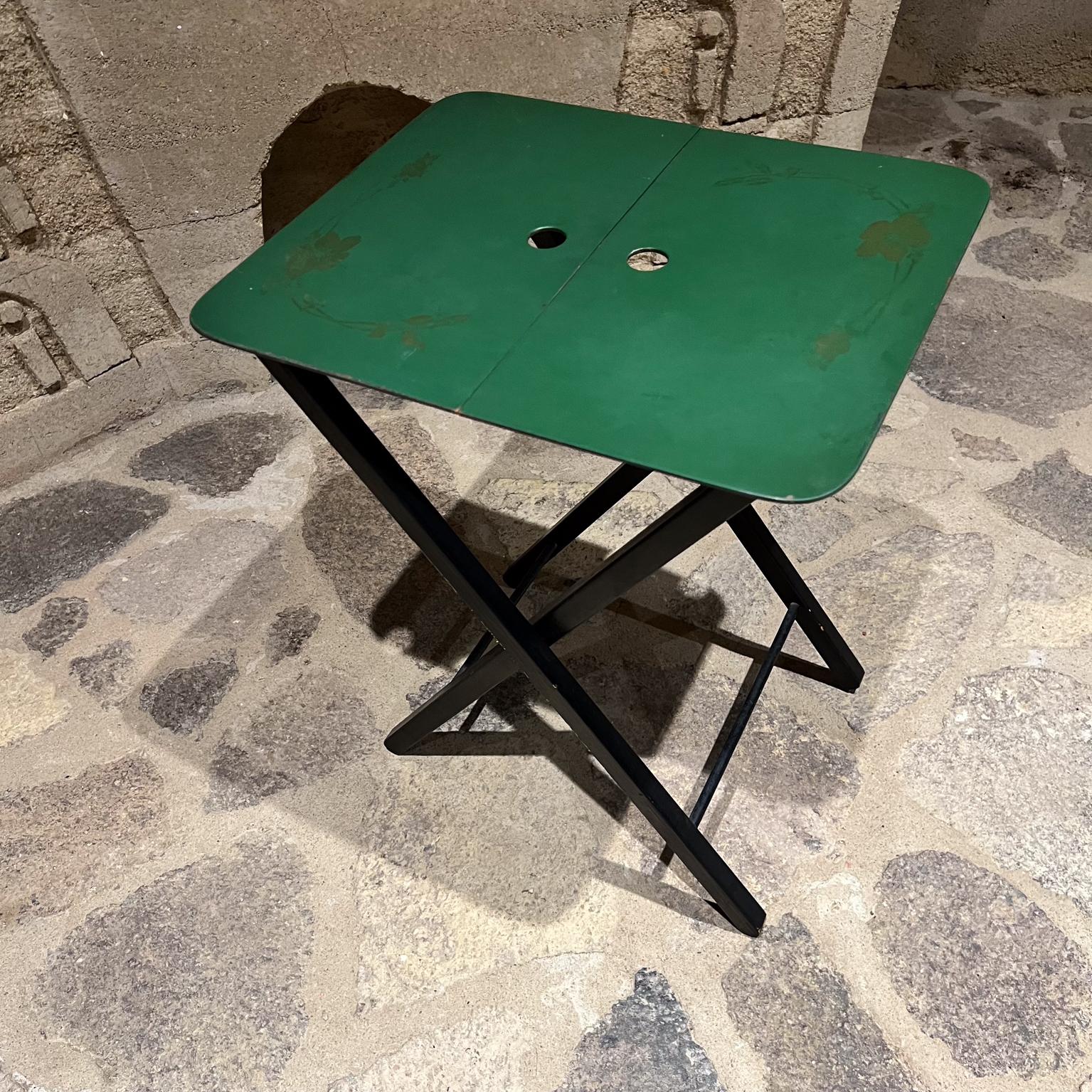 1950s Woodcraft  Hostette Four Folding Serve Tables Green Black In Good Condition For Sale In Chula Vista, CA