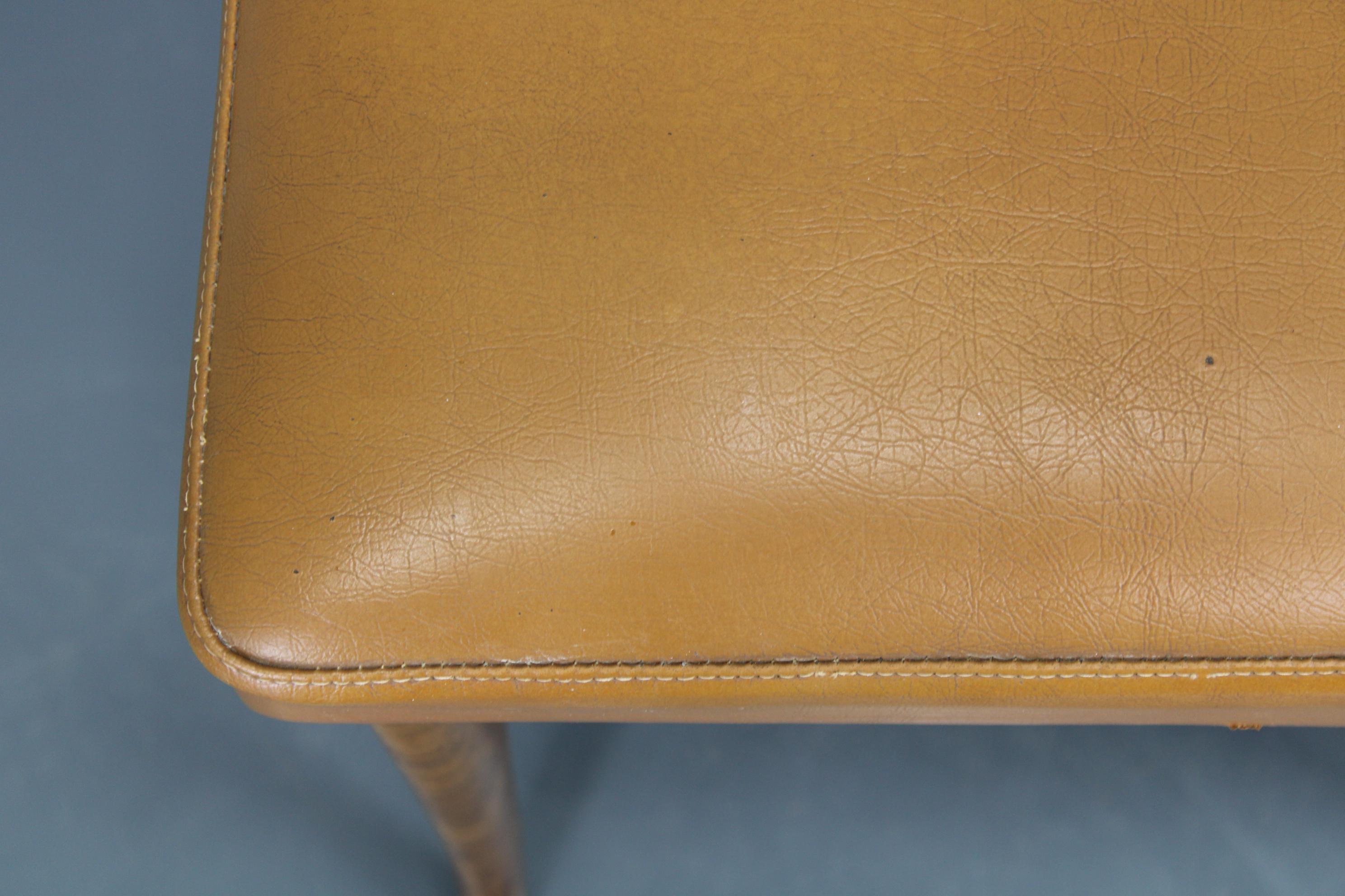 1950s Set of Four Italian Dining Chairs For Sale 4