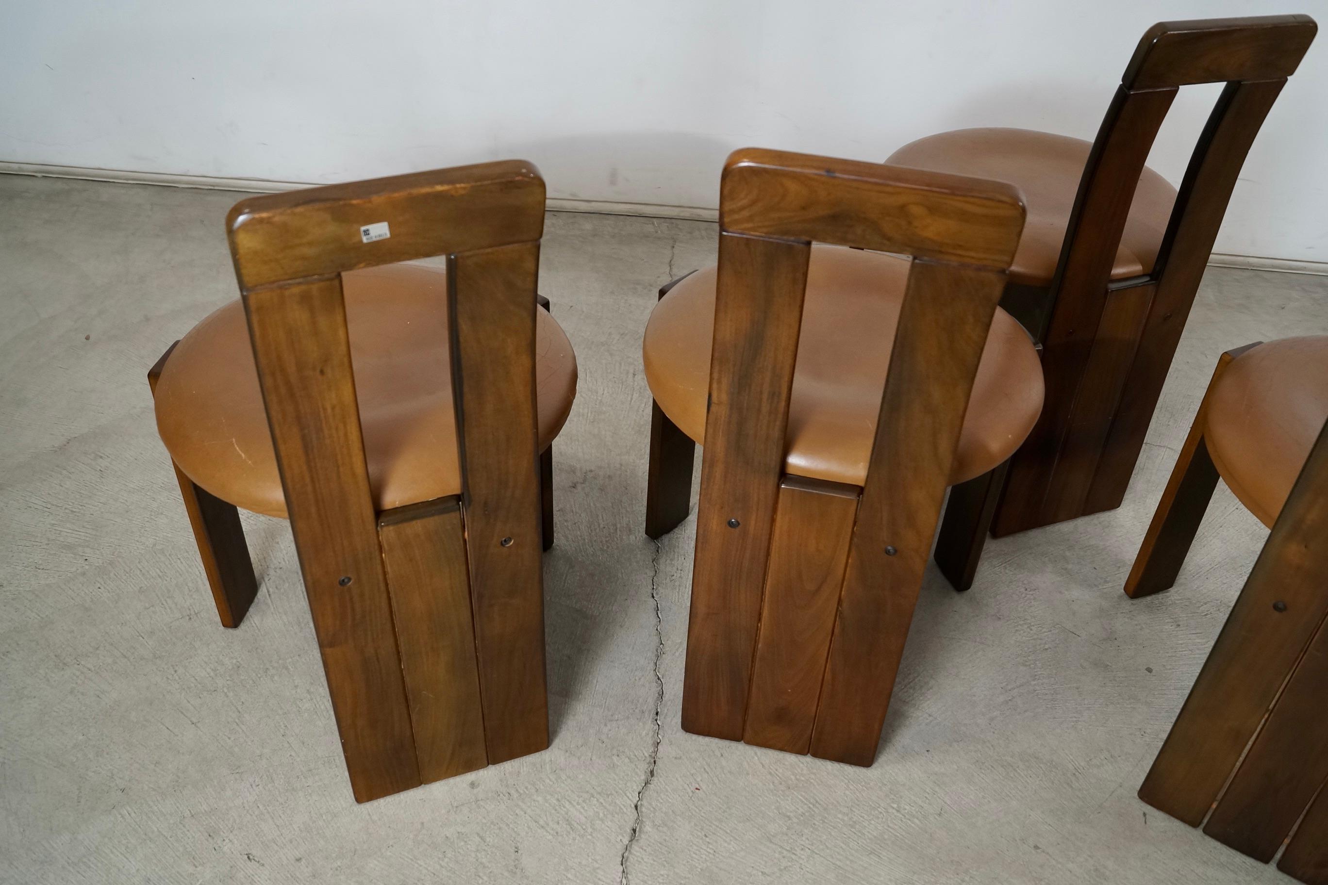 1950's Set of Four Mid-Century Brazilian Modern Sergio Rodrigues Dining Chairs For Sale 11
