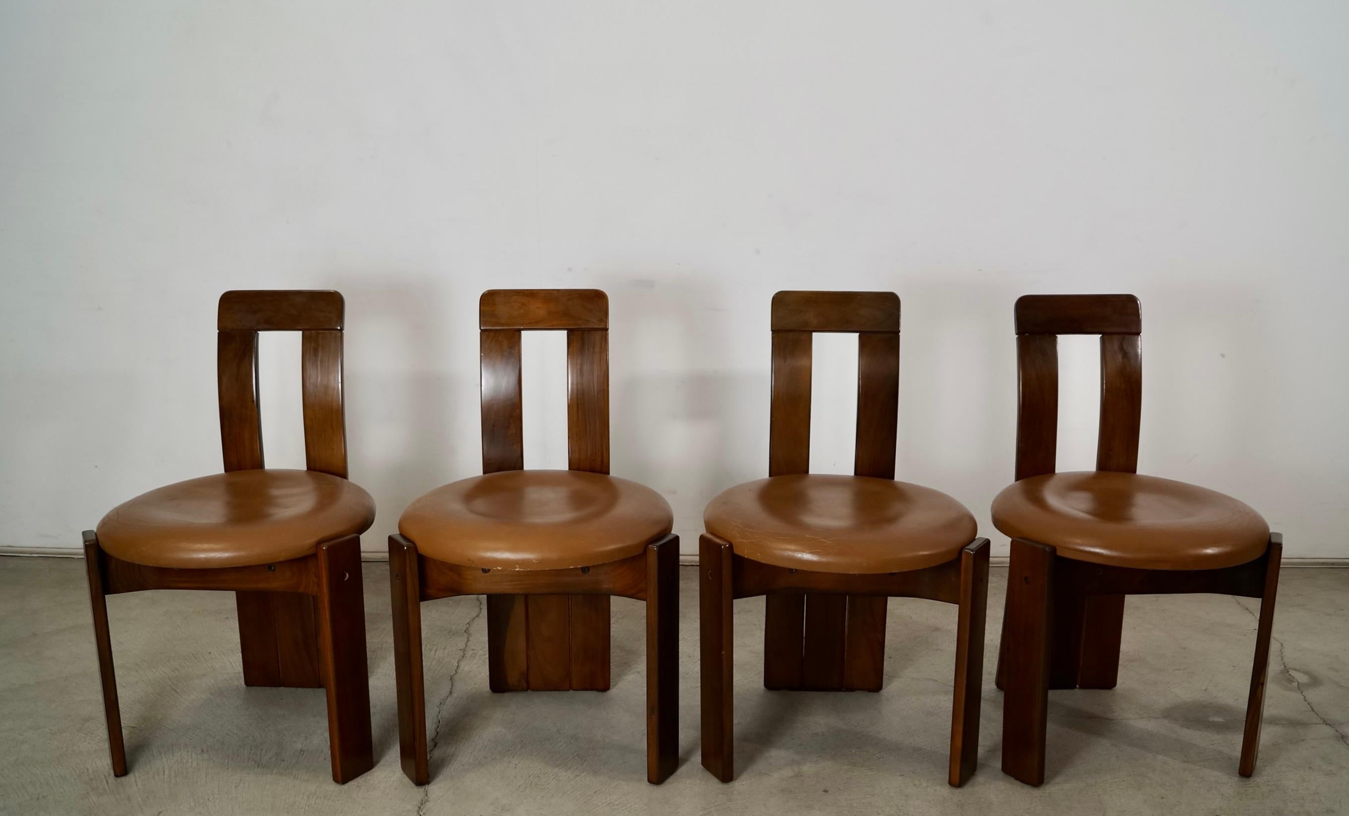 Mid-Century Modern 1950's Set of Four Mid-Century Brazilian Modern Sergio Rodrigues Dining Chairs For Sale