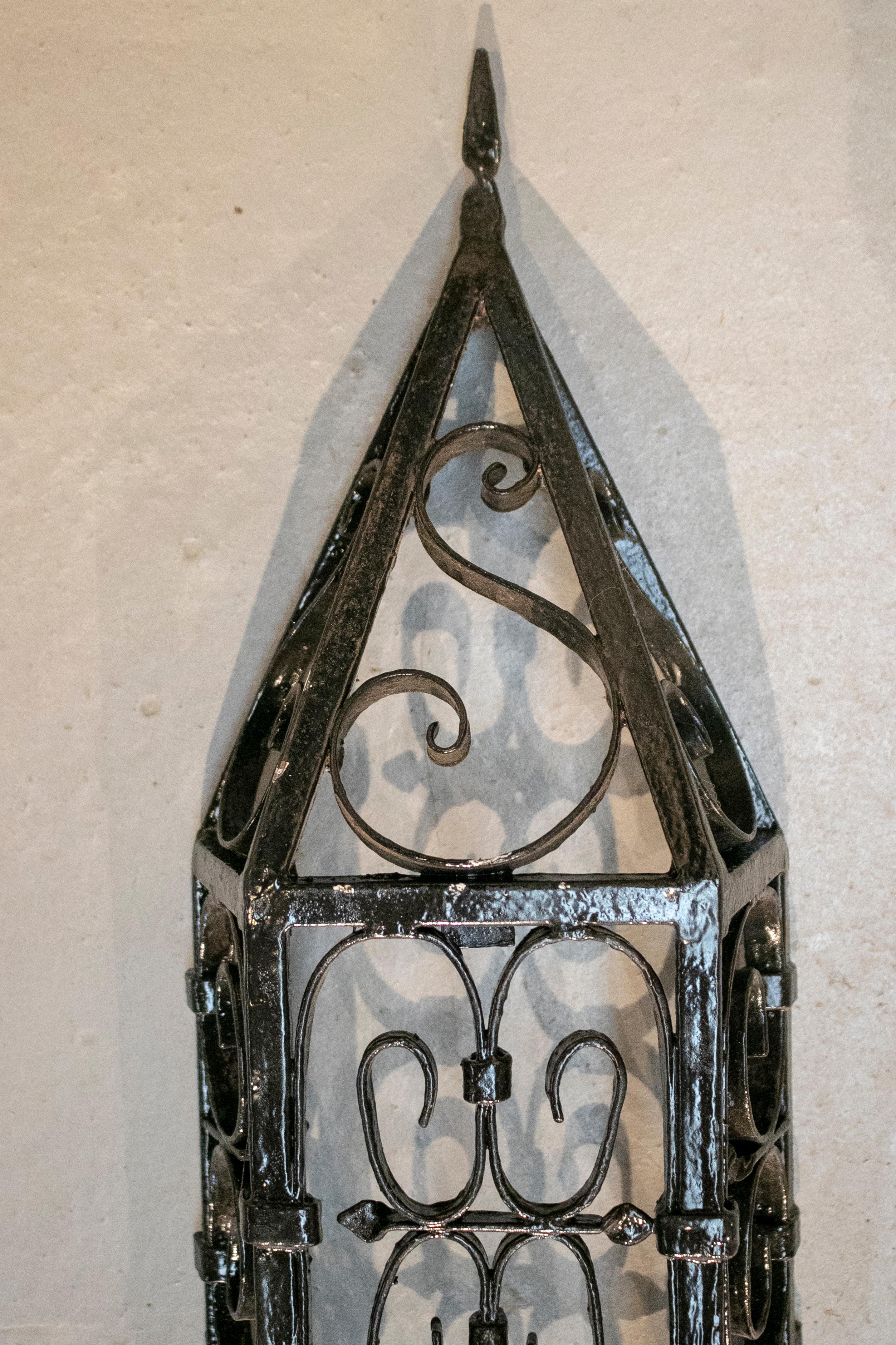 1950s Set of Four Spanish Wrought Iron Wall Lamps Painted in Black In Good Condition For Sale In Marbella, ES