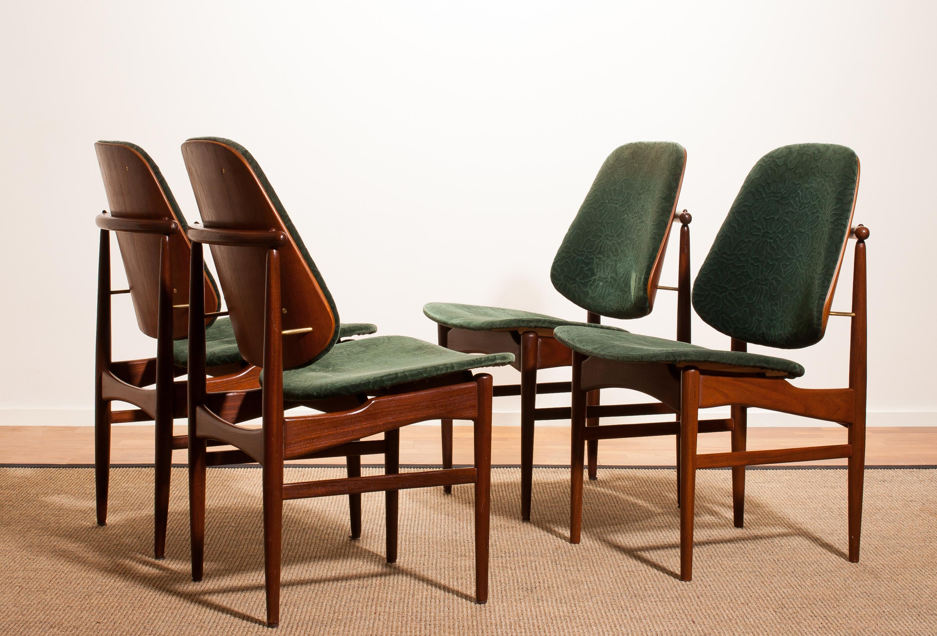Beautiful set of four Arne Hovmand-Olsen design armchairs for Hovmand-Olsen & Jutex, Denmark.
The (original) fabric needs to be replaced!
These chairs sit extremely comfortable and are beautifully finished with beautiful bronze details.
The teak