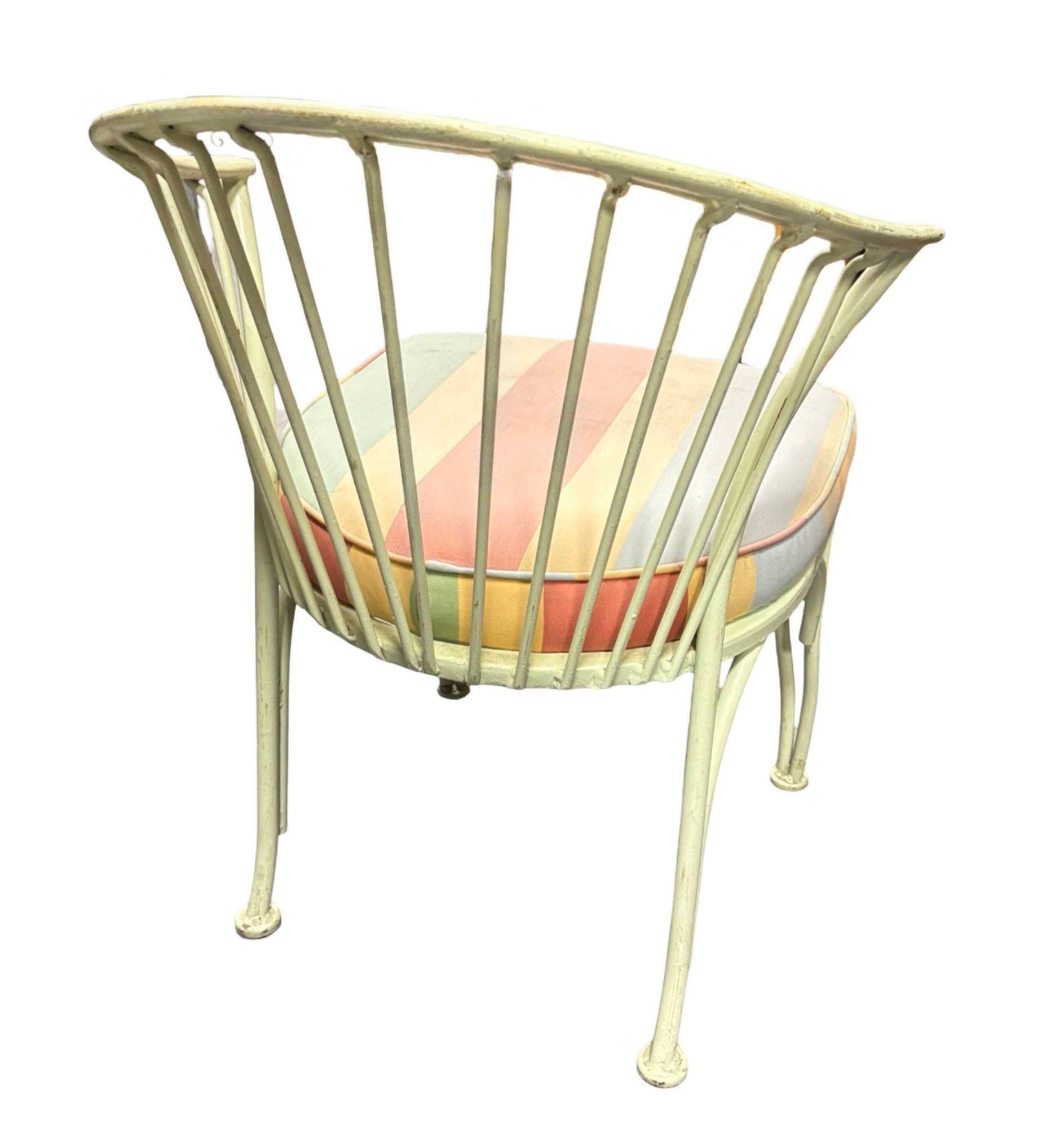1950's Set of Four Woodard Pinecrest Outdoor Chairs In Excellent Condition For Sale In Van Nuys, CA