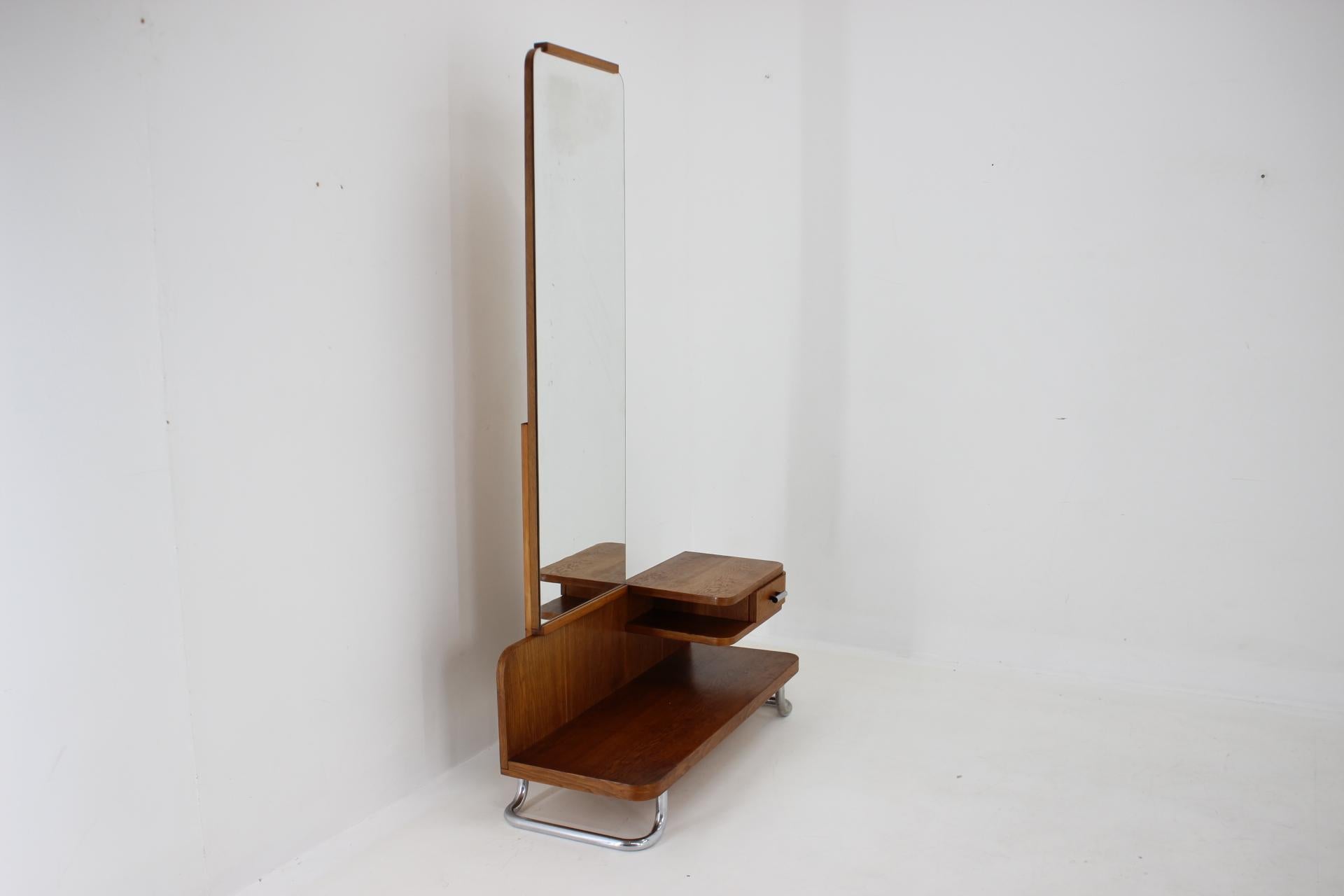 1950s Set of  Oak Bauhaus Mirror Cabinet and Bedside Tables, Czechoslovakia 6
