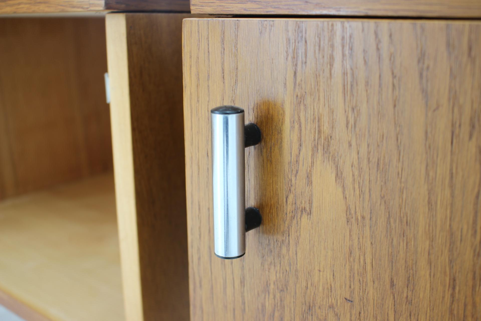 1950s Set of  Oak Bauhaus Mirror Cabinet and Bedside Tables, Czechoslovakia 13