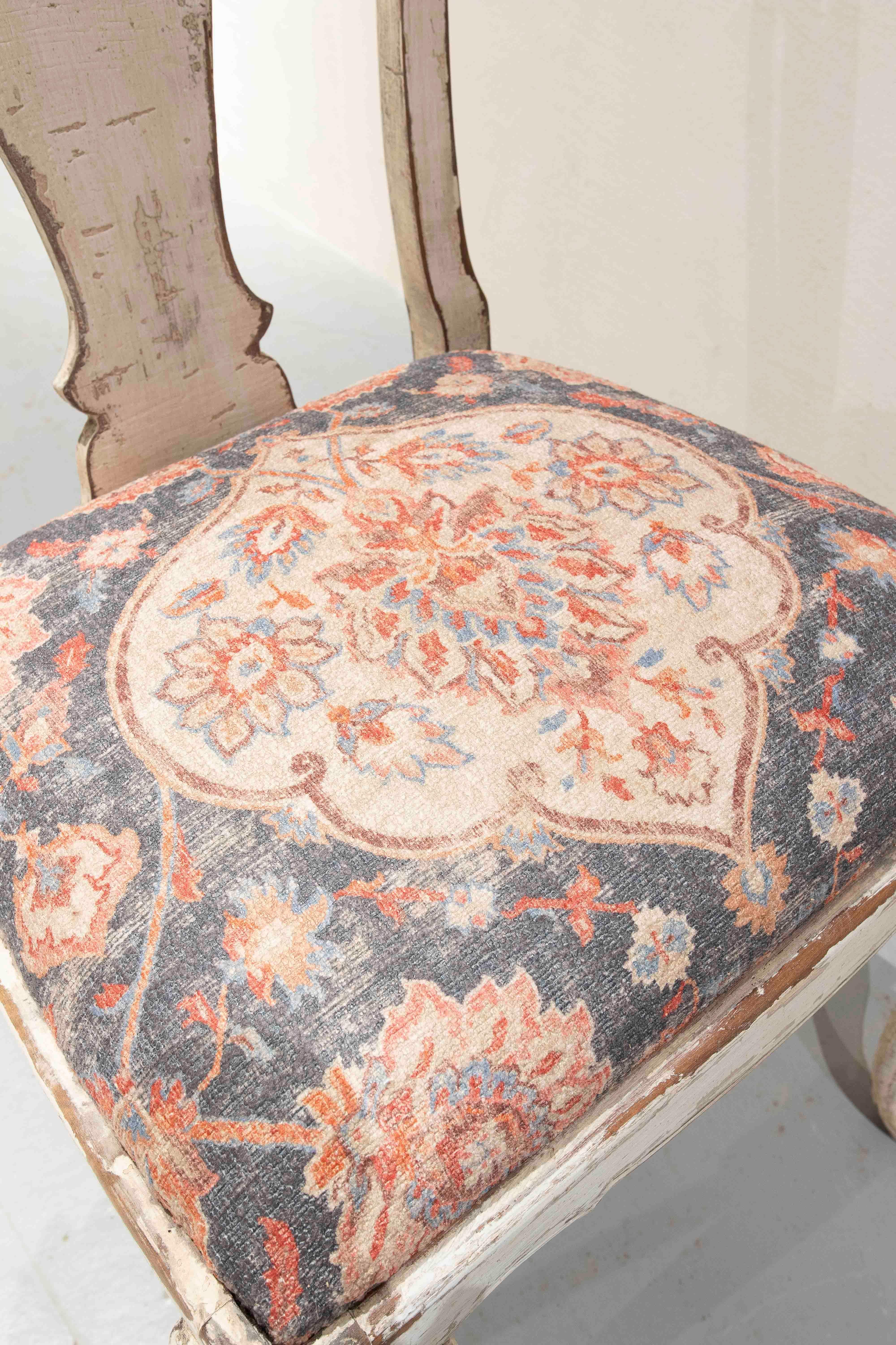 1950s Set of Six Antique Louis XV Style Chairs with Classic Upholstery en vente 5