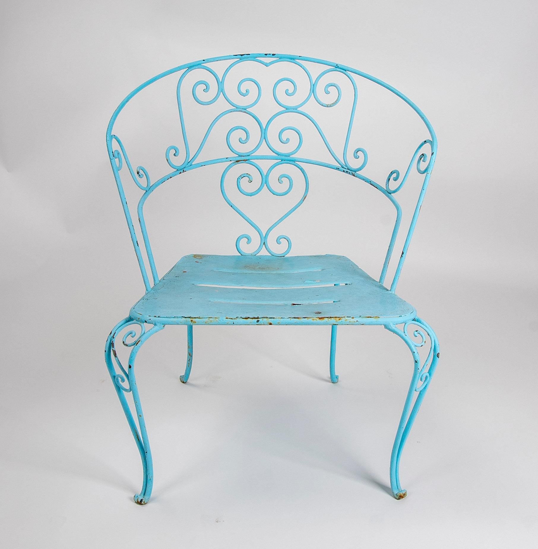Juego de seis sillas de hierro de los años 50 pintadas de azul en Bueno estado para la venta en Marbella, ES