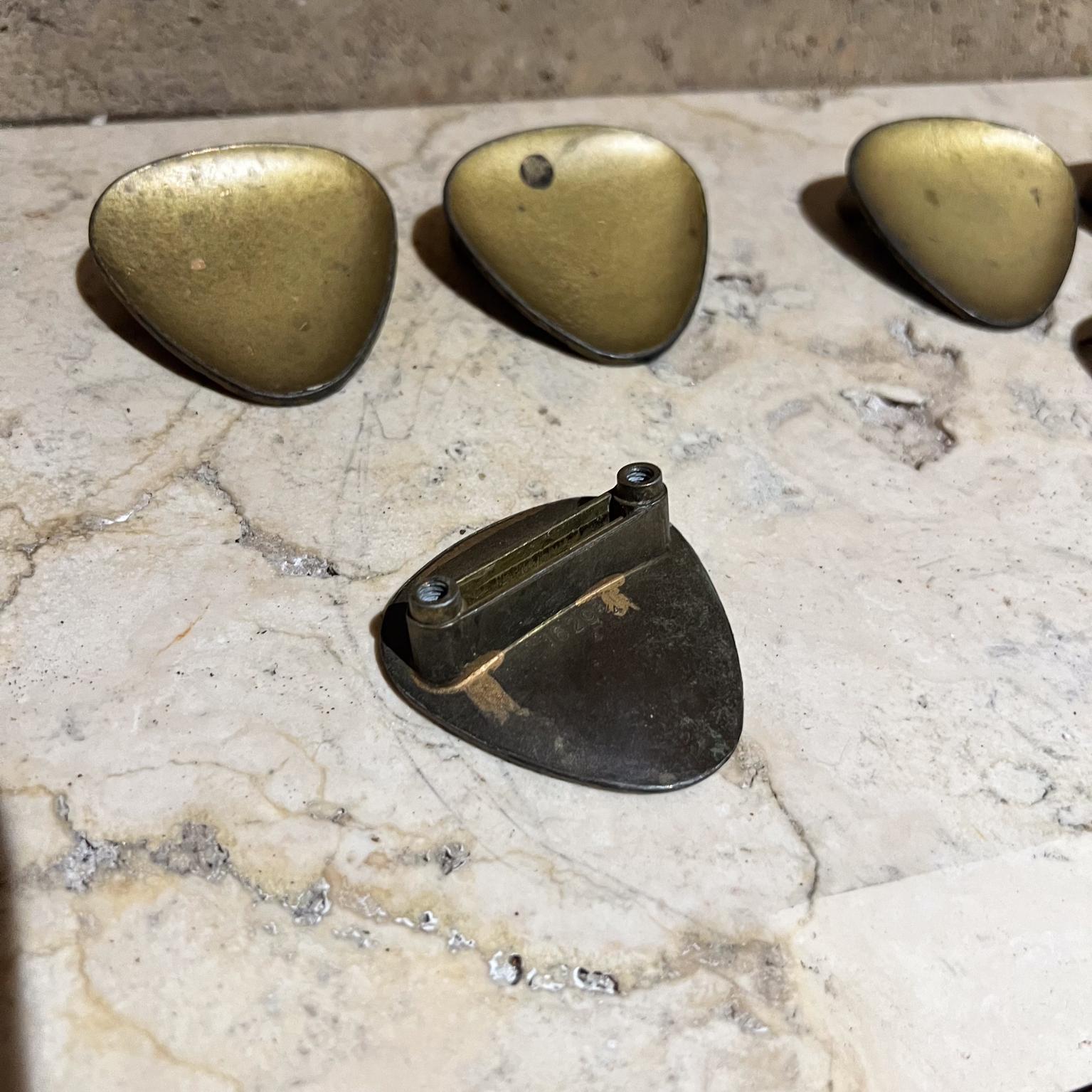 1950s Set of Six Modernist Brass Pull Handle Knobs Carl Aubock Style For Sale 1