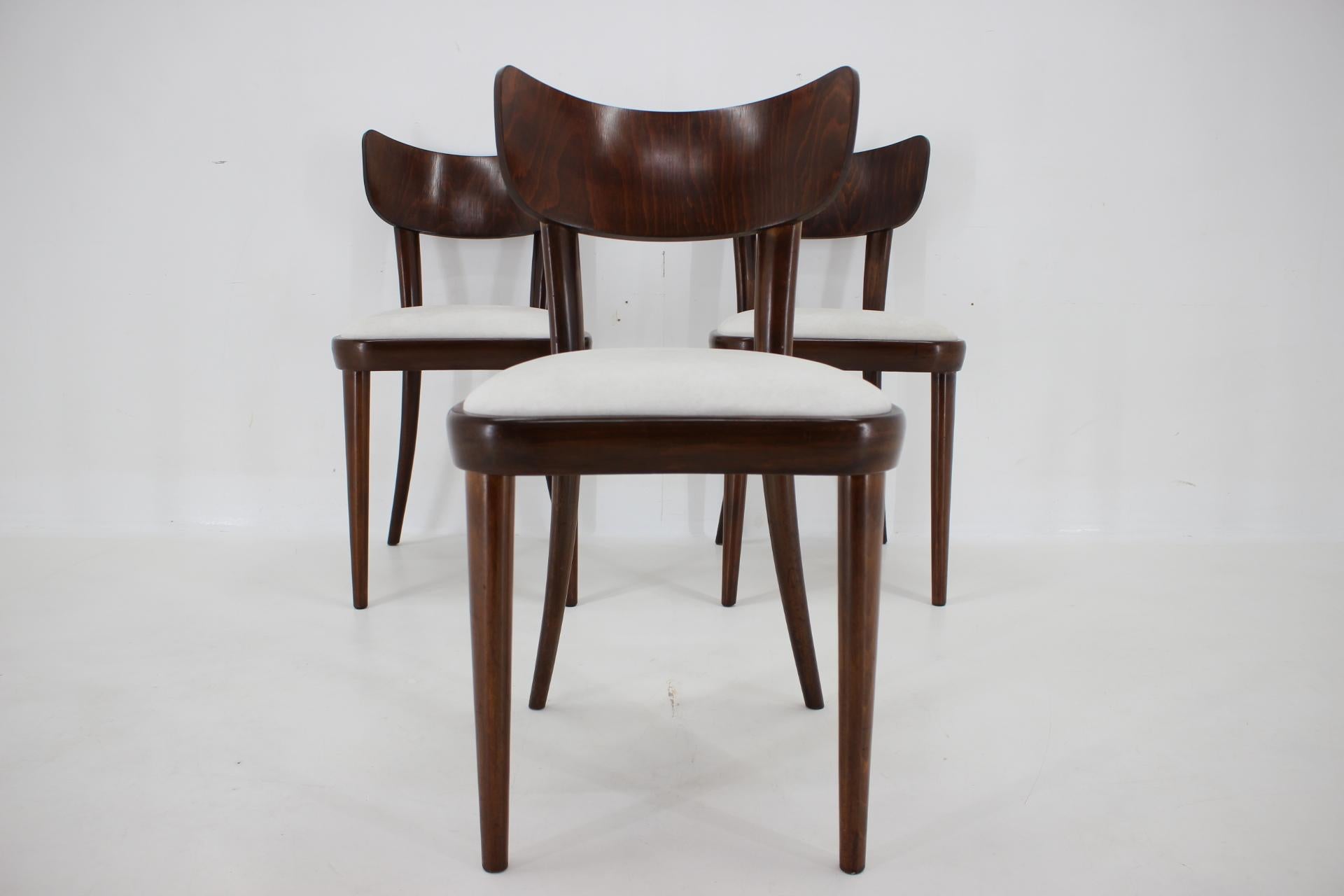 Mid-20th Century 1950s Set of Three Restored Beech Dining Chairs, Czechoslovakia For Sale