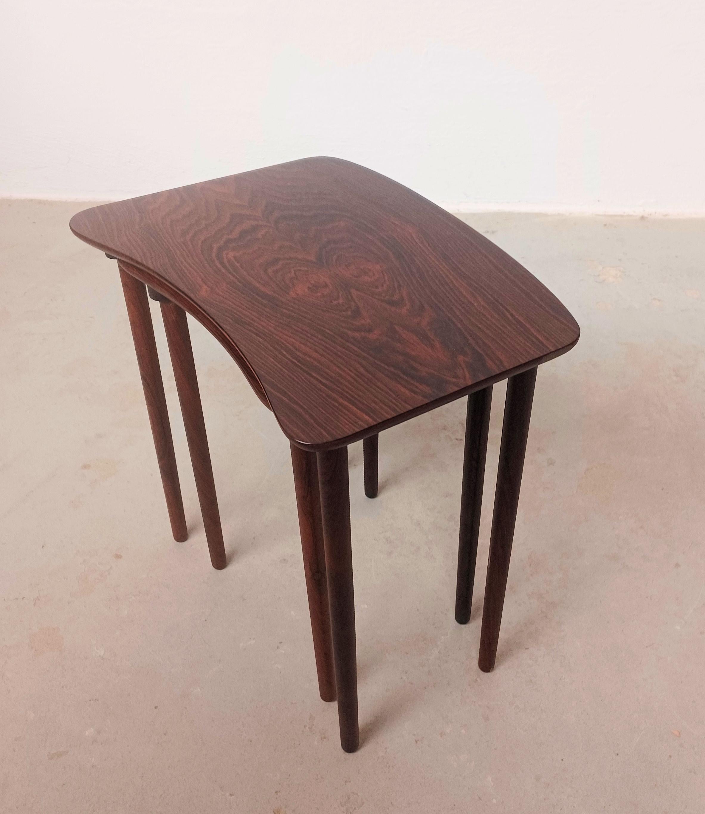1950s Set of Two Fully Restored Danish Rosewood Nesting Tables For Sale 5