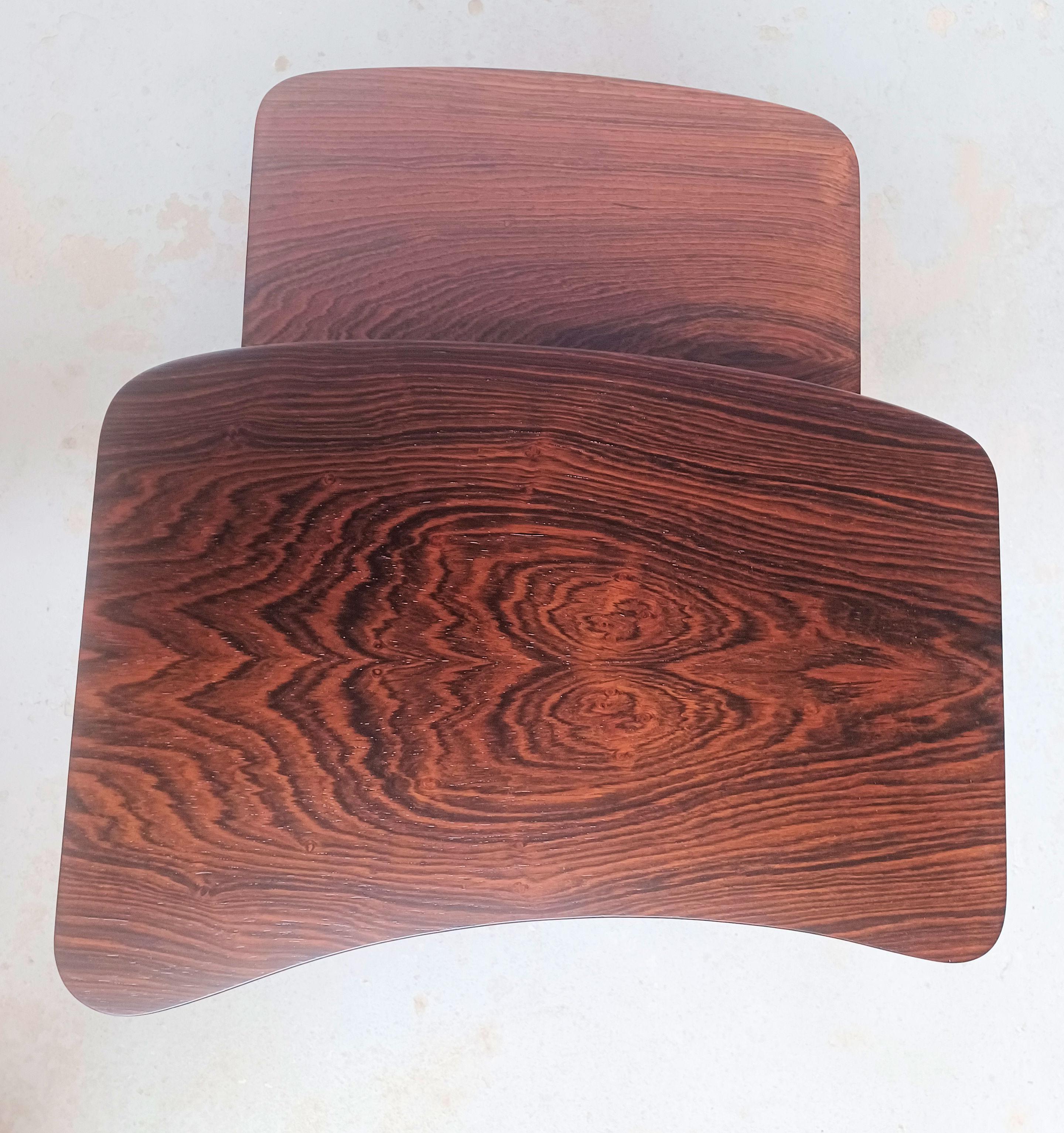 1950s Set of Two Fully Restored Danish Rosewood Nesting Tables For Sale 7