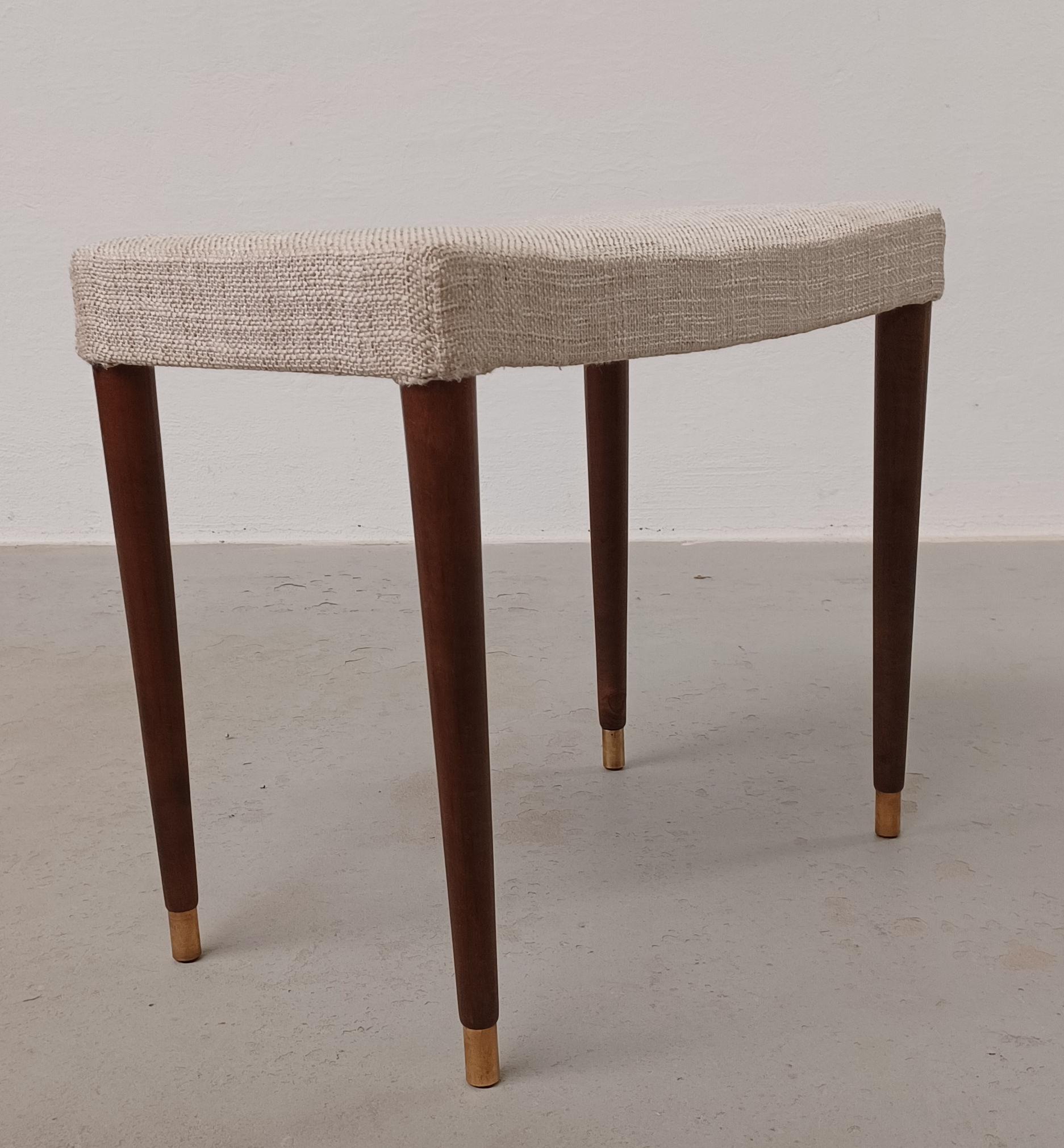 1950's Set of Two Restored an Reupholstered Danish Mid-Century Modern stools For Sale 1