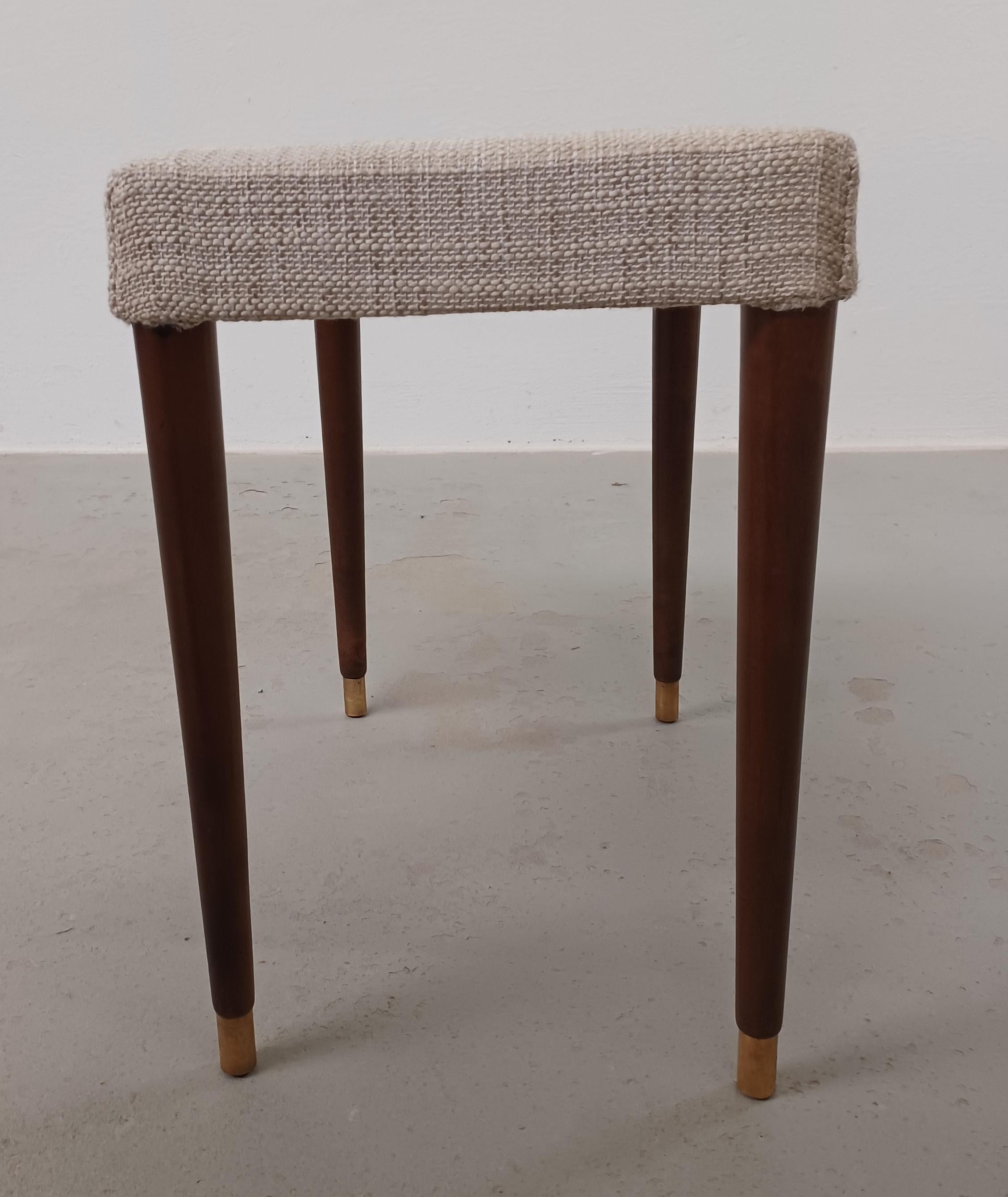 1950's Set of Two Restored an Reupholstered Danish Mid-Century Modern stools For Sale 2