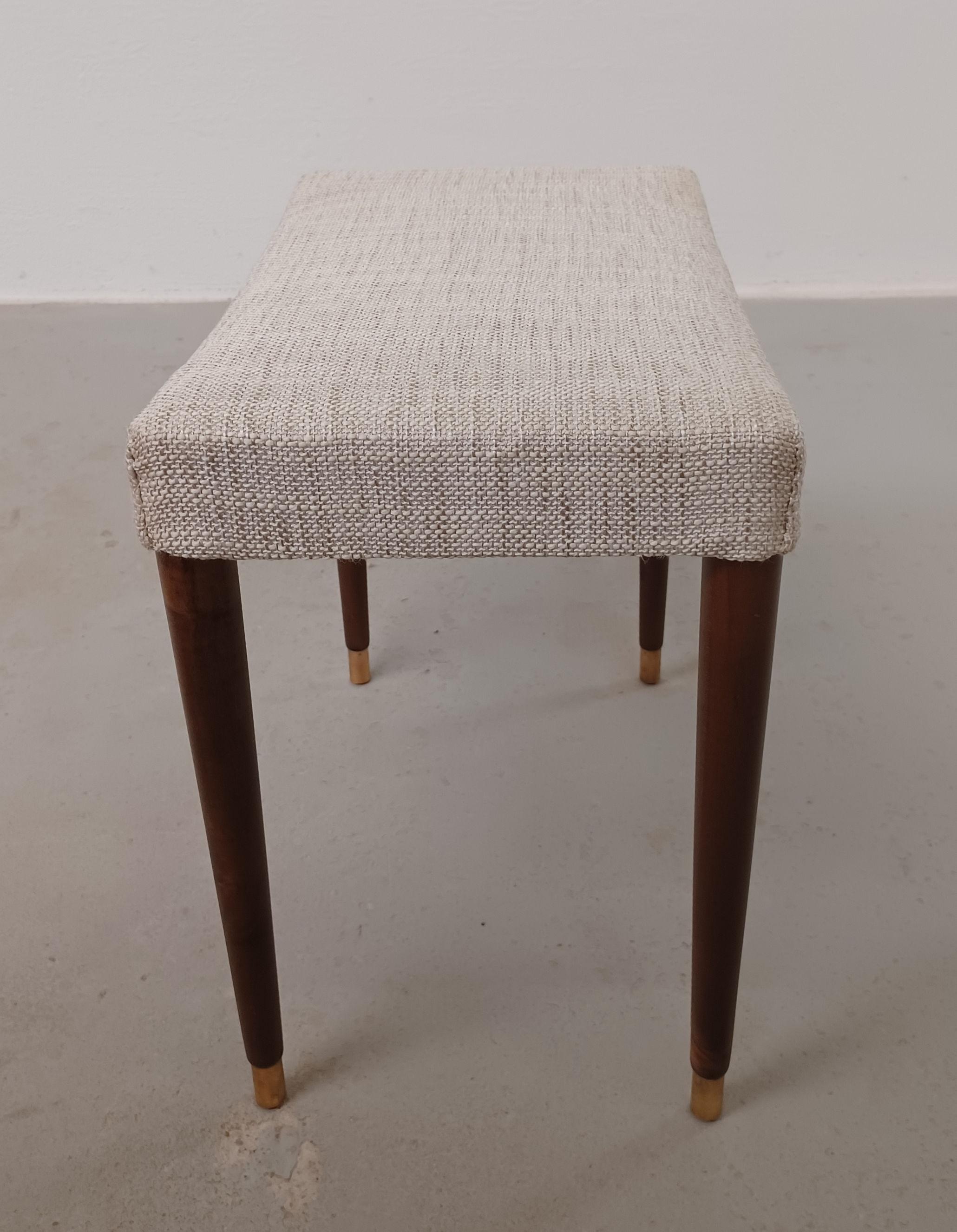 1950's Set of Two Restored an Reupholstered Danish Mid-Century Modern stools For Sale 3