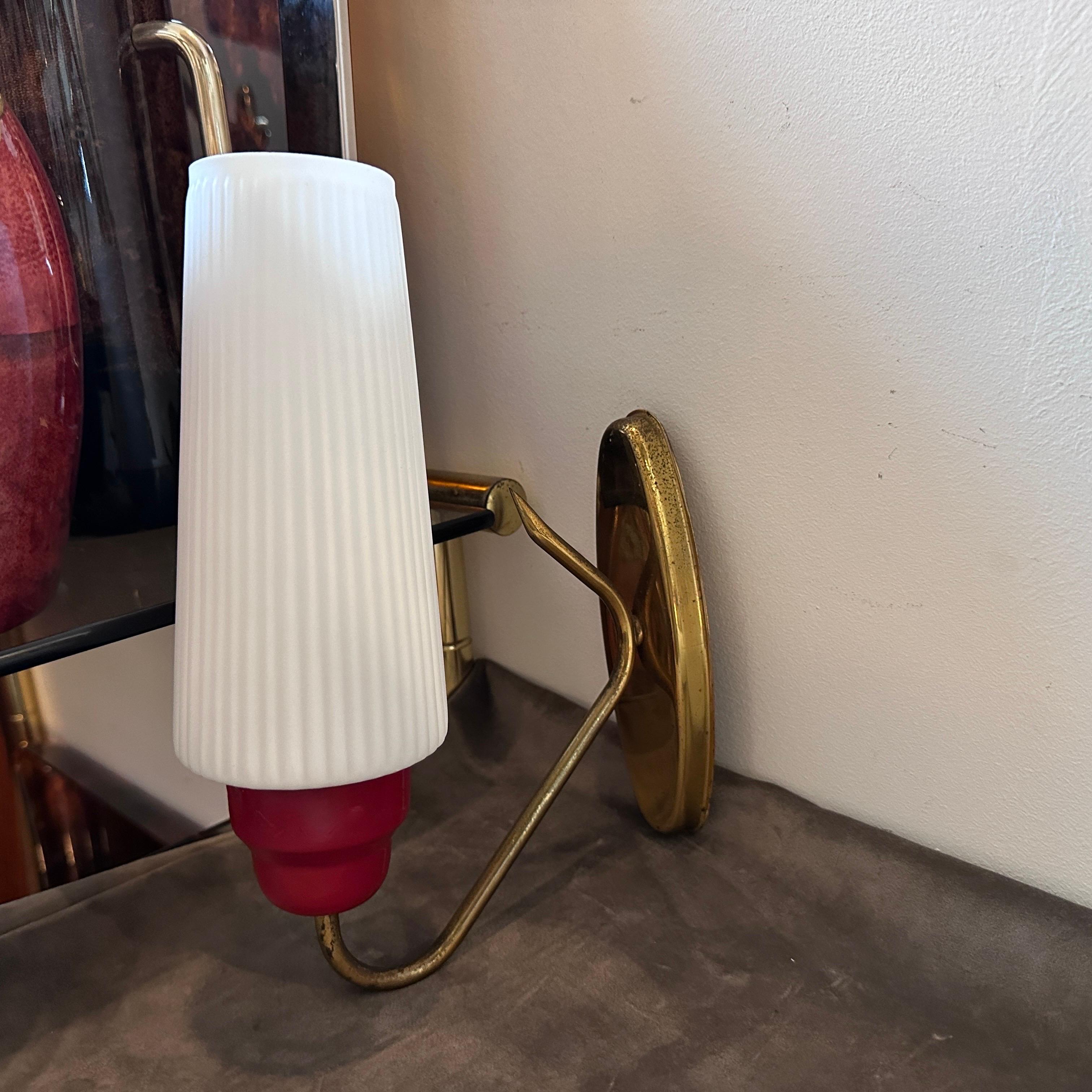 Set of Two 1950s Stilnovo Style Mid-Century Modern Brass Italian Wall Sconces For Sale 3