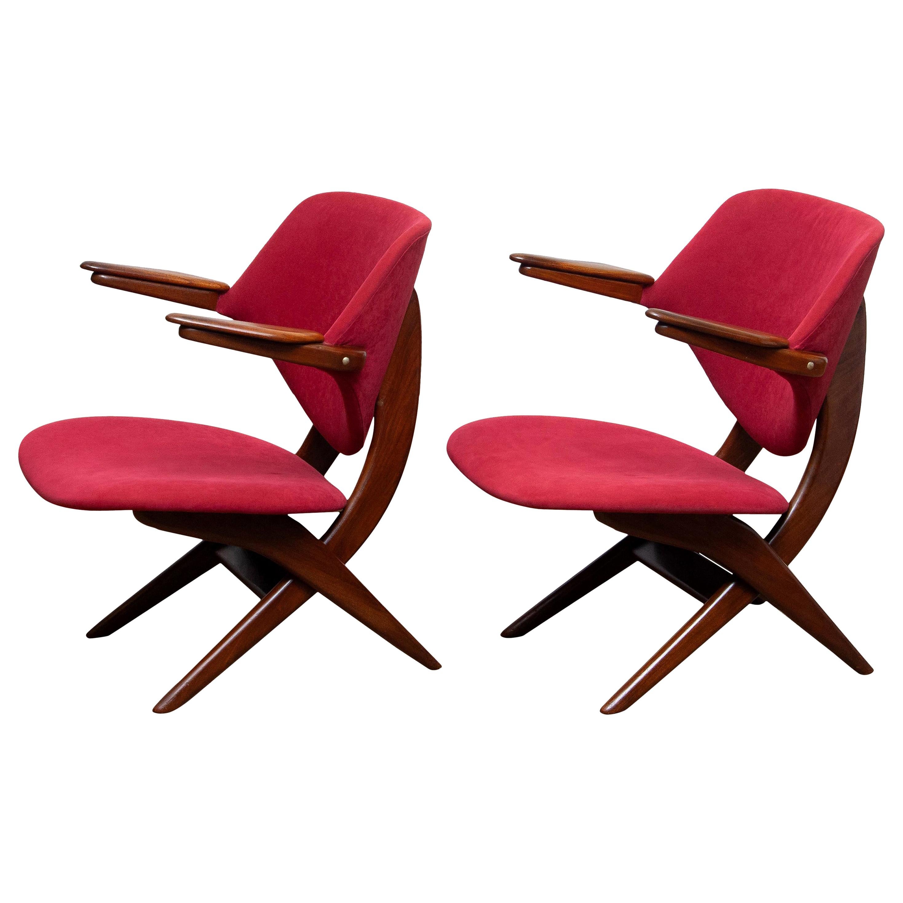 Two beautiful lounge or easy 