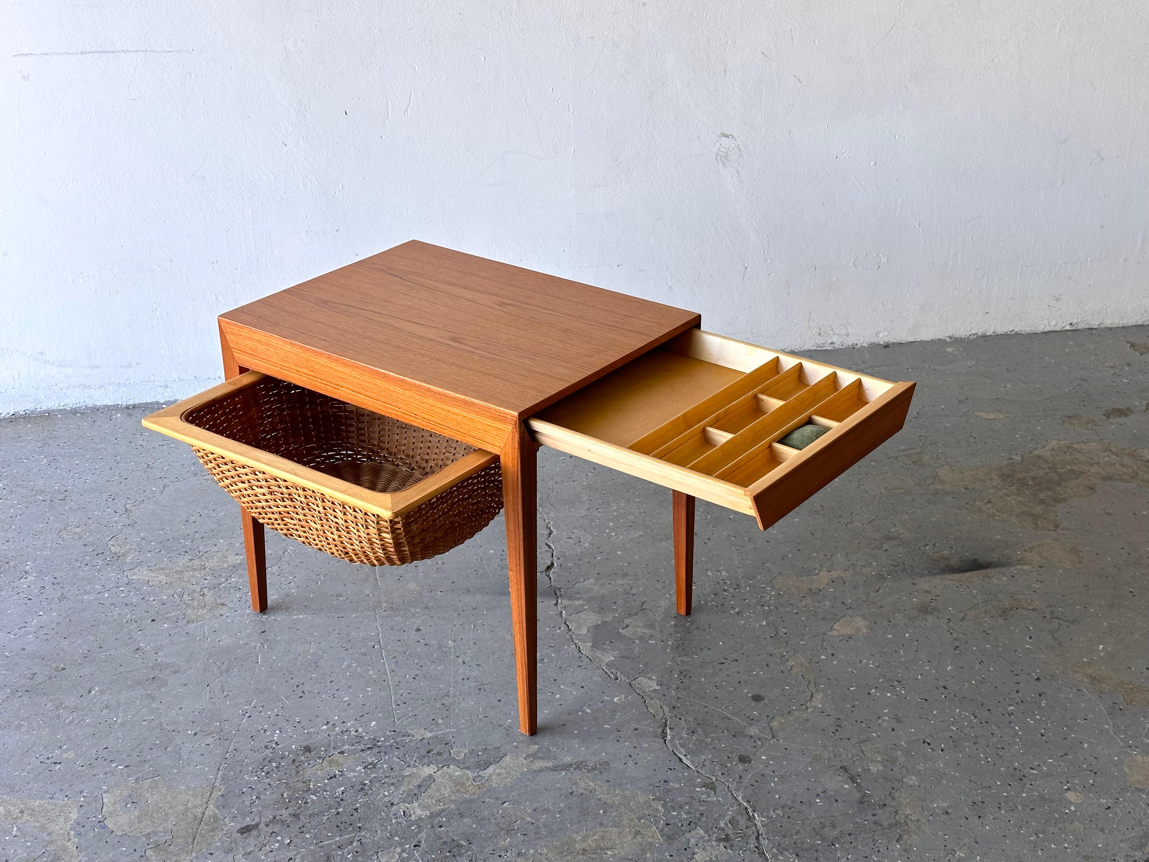 1950’s Severin Hansen Danish Modern teak sewing table for Haslev Møbelsnedkeri For Sale 4