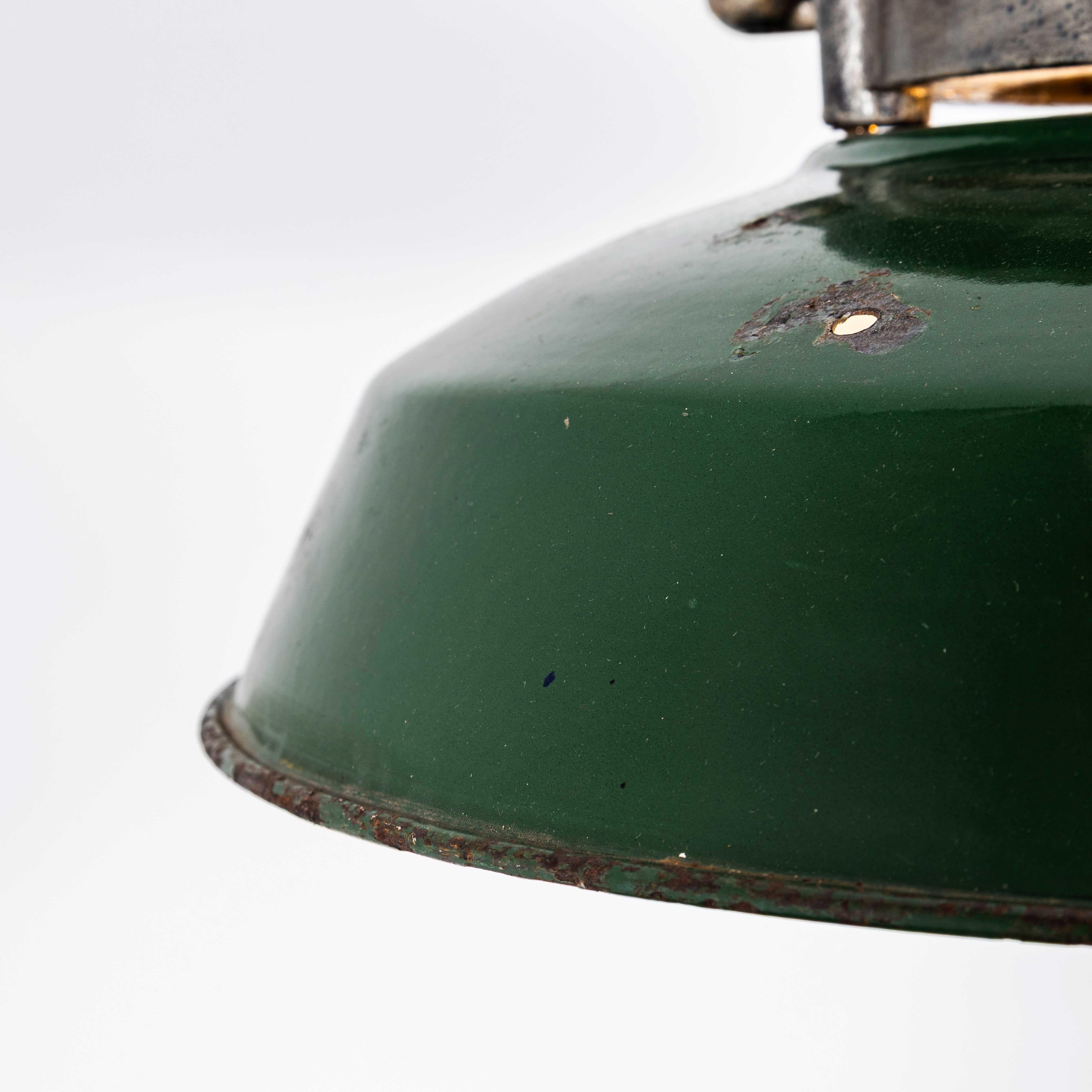 Acciaio Lampada a sospensione di fabbrica Shallow 16 Inch Cast Top degli anni '50 in vendita