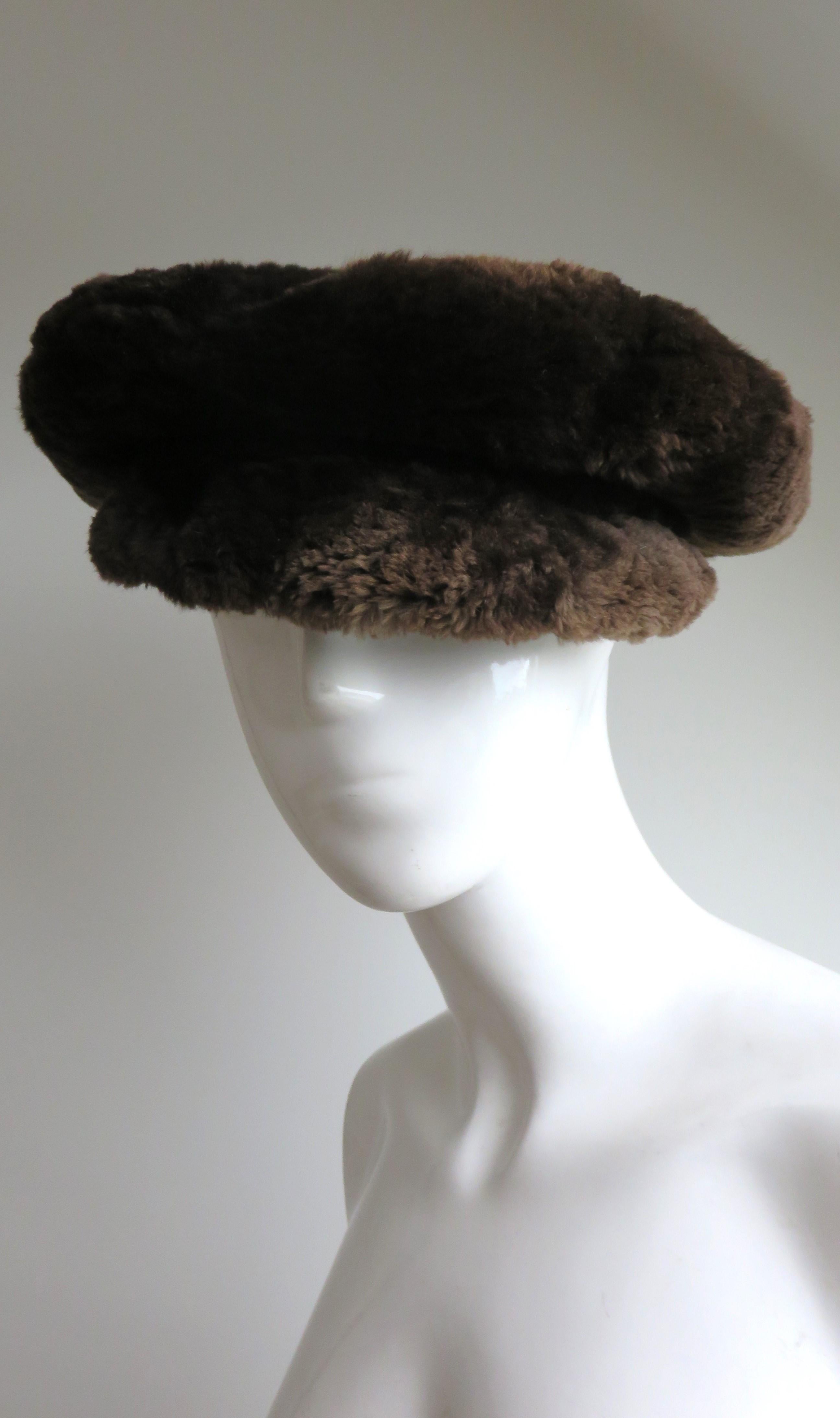 1950s Sheared Beaver Newsboy Cap In Good Condition For Sale In Water Mill, NY