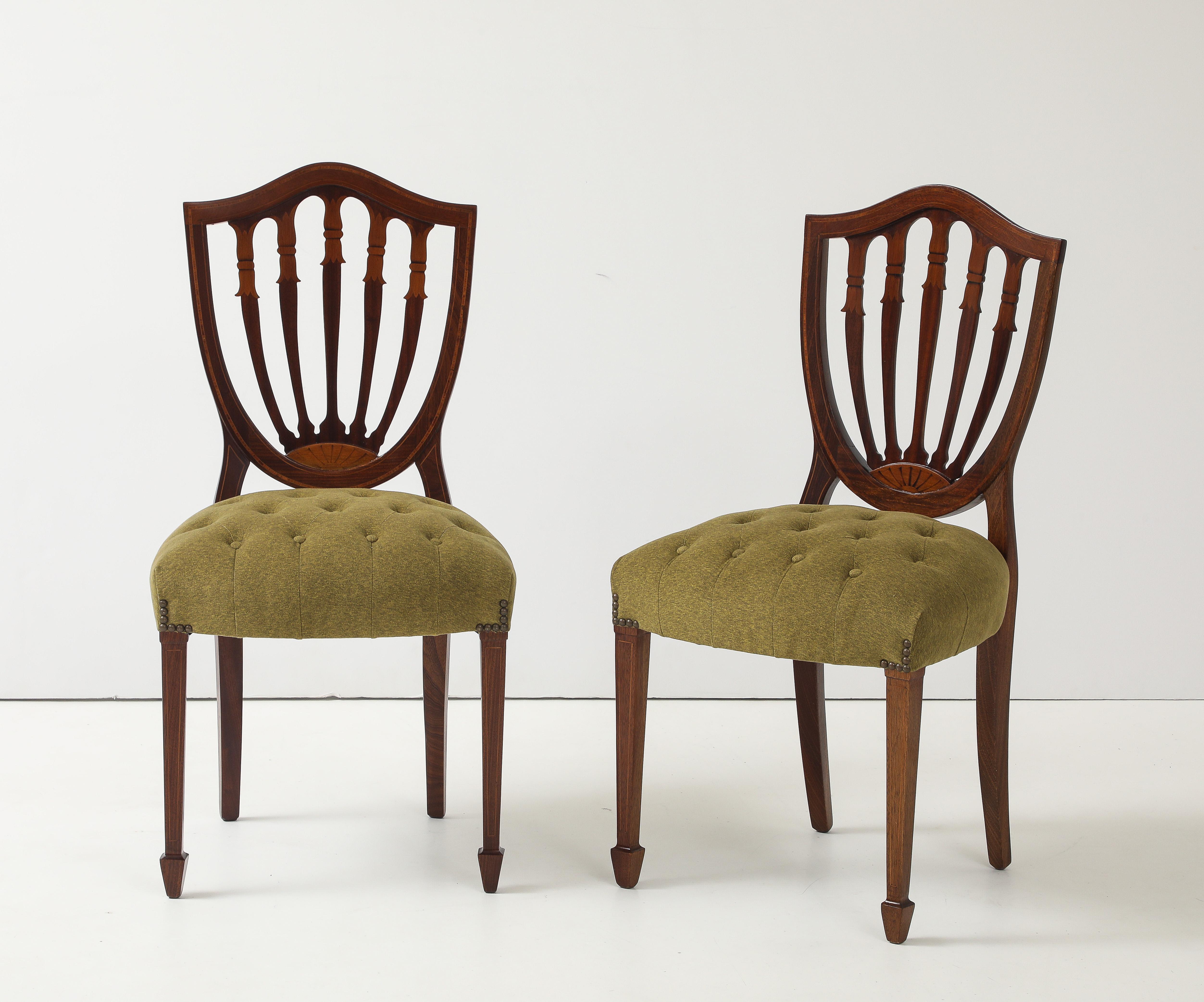 Chaises de salle à manger en acajou italien à dossier en coquille des années 1950, ensemble de 6 chaises en vente 4