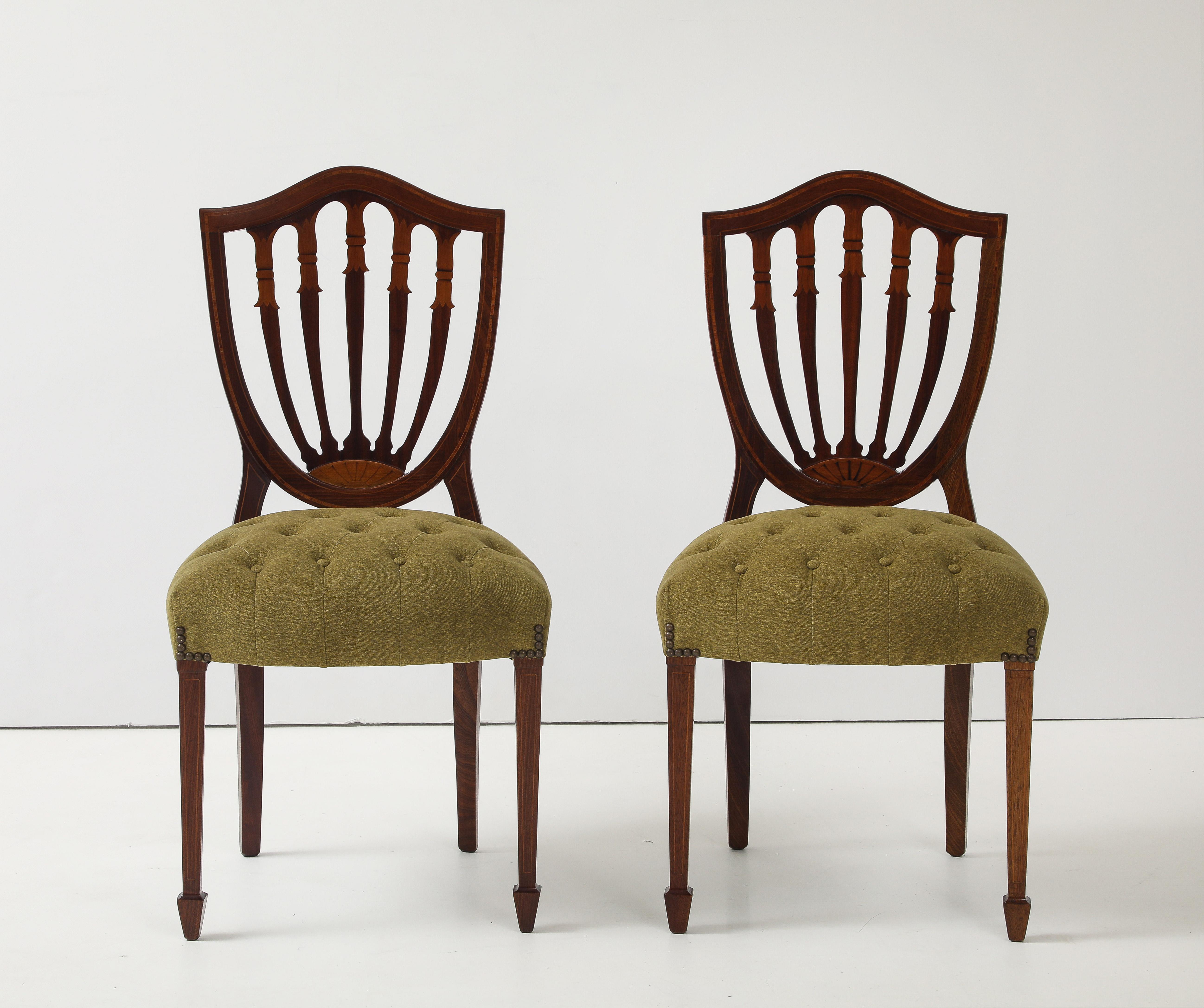 Chaises de salle à manger en acajou italien à dossier en coquille des années 1950, ensemble de 6 chaises Bon état - En vente à New York, NY