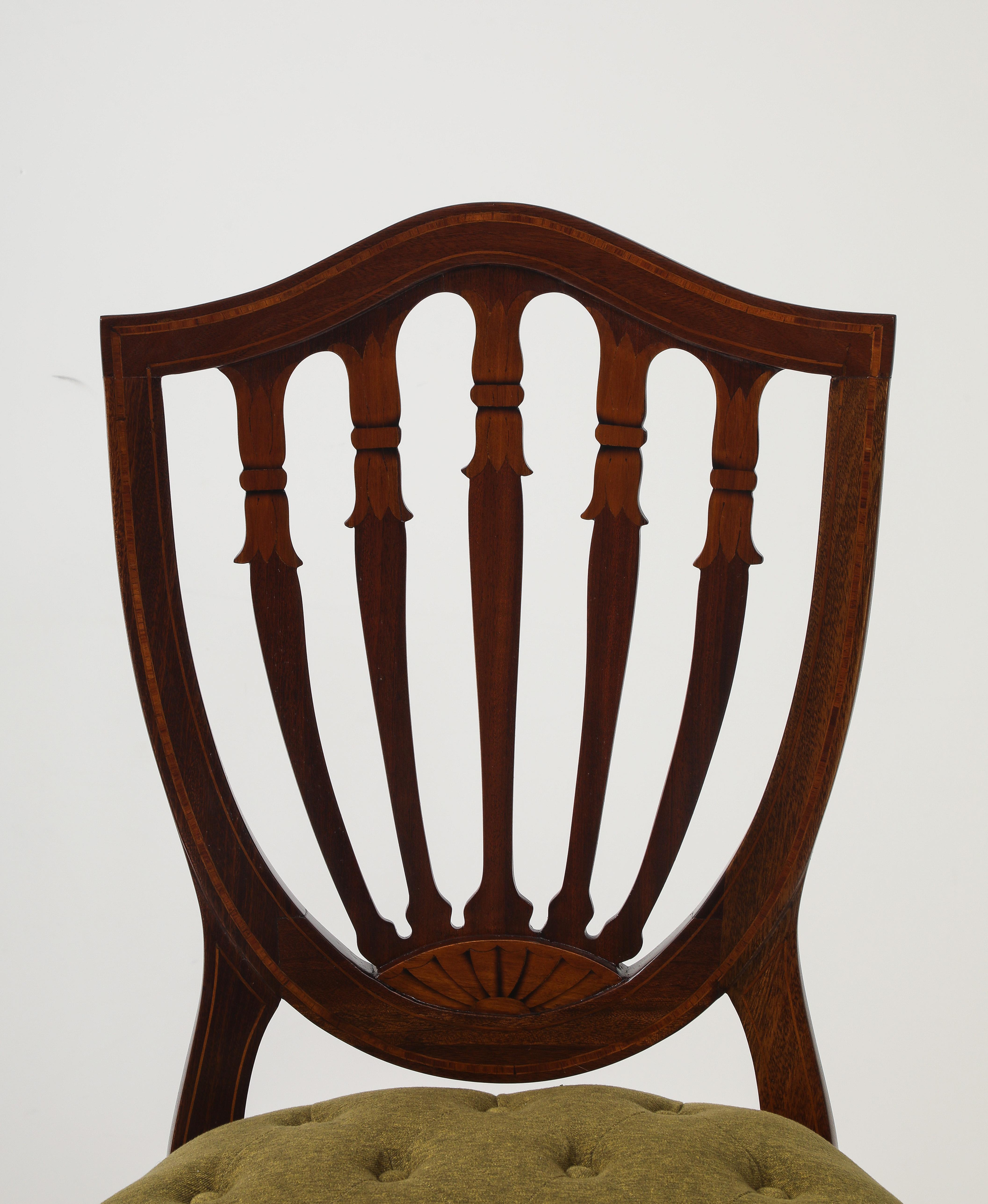 Tissu Chaises de salle à manger en acajou italien à dossier en coquille des années 1950, ensemble de 6 chaises en vente