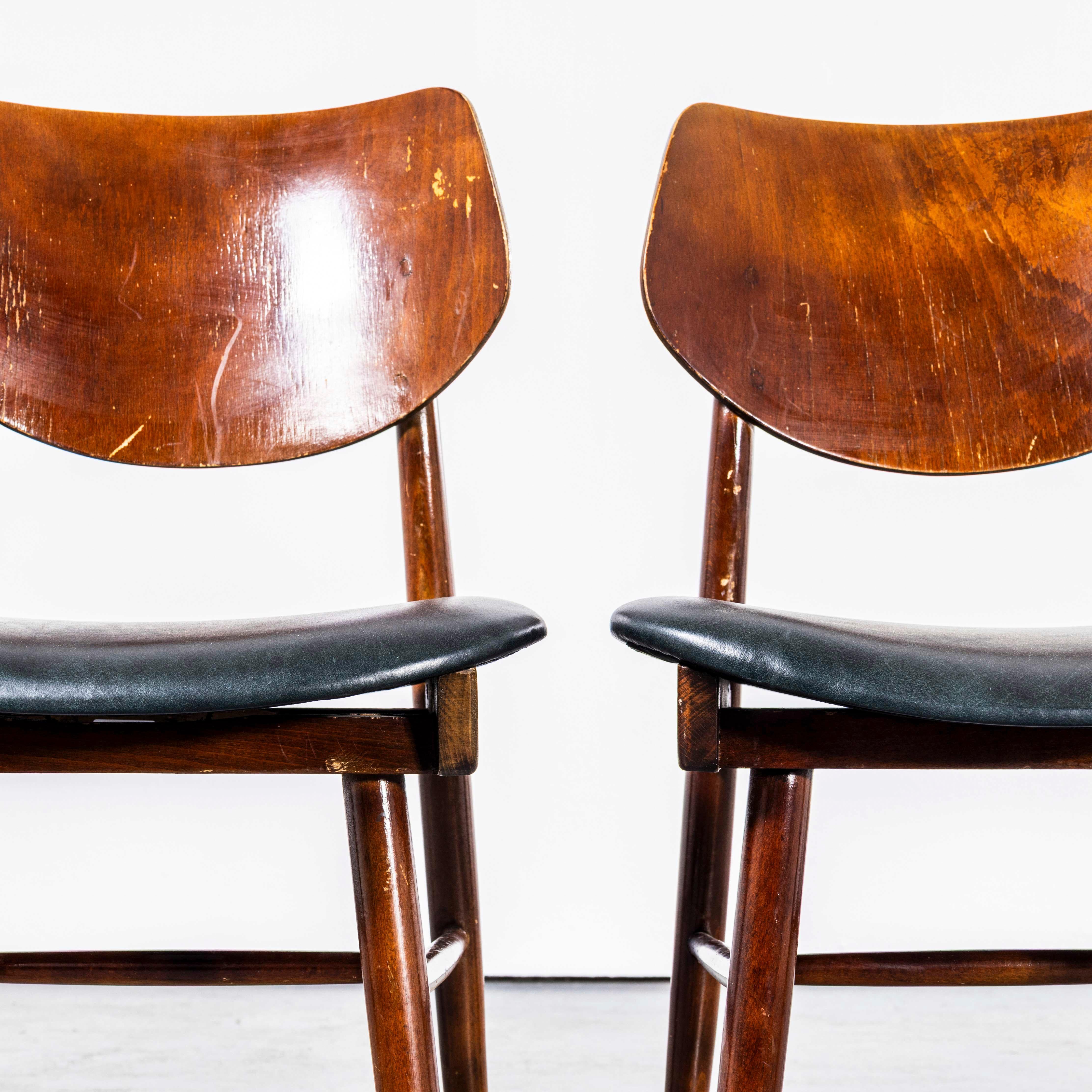 Legno Sapele Sedia da pranzo imbottita con schienale a scudo del 1950, metà del secolo scorso - Coppia in vendita