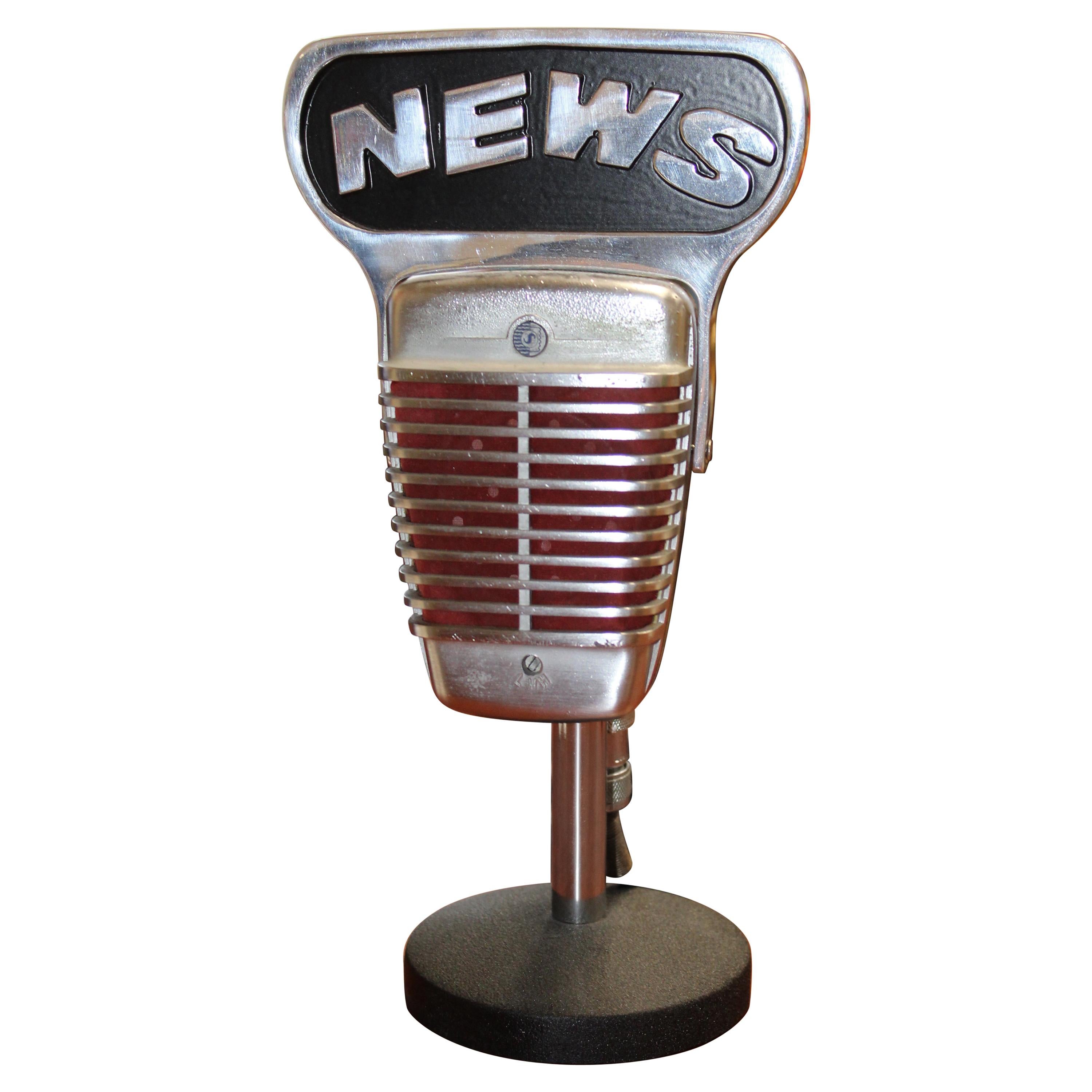 1950s Shure Model 51 Dynamic Microphone with News Topper For Sale