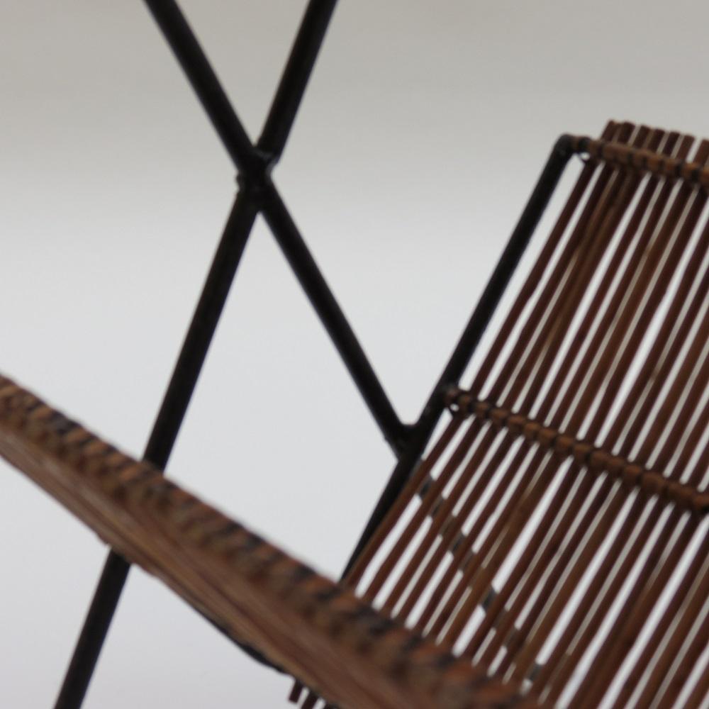 Table d'appoint des années 1950 en acier Steele et Reed avec porte-revues en vente 2