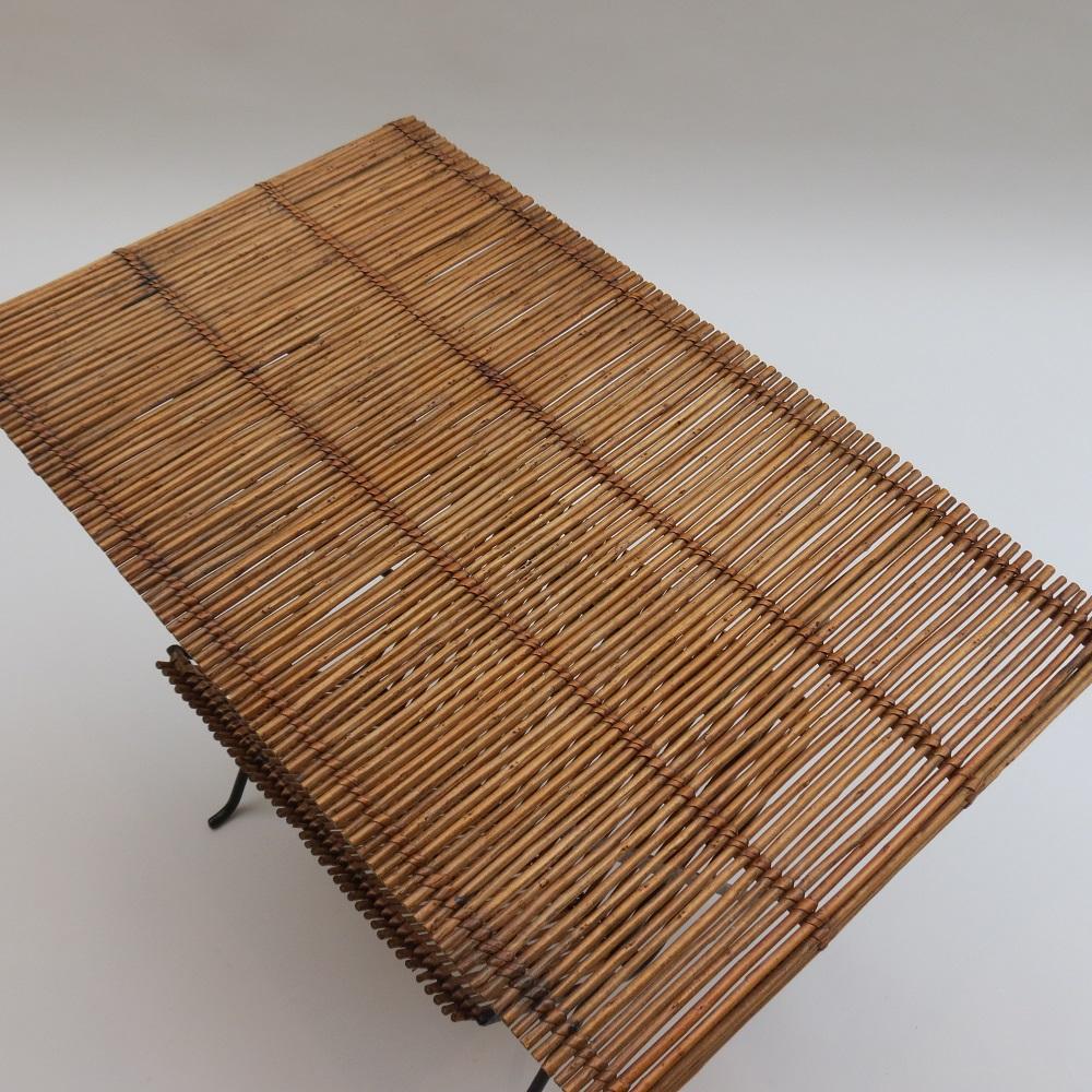 Acier Table d'appoint des années 1950 en acier Steele et Reed avec porte-revues en vente
