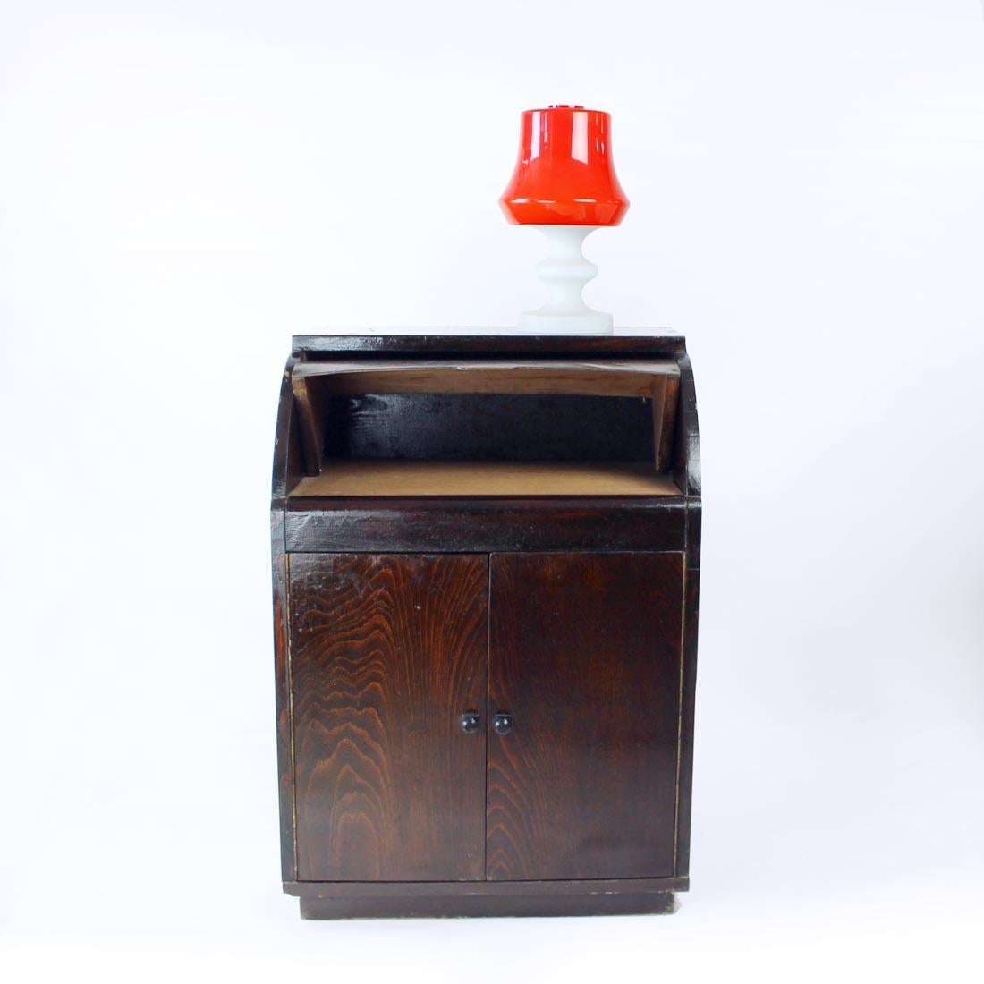 1950er Sideboard mit gebogener Sperrholz-Schiebeplatte, Tschechoslowakei im Angebot 5