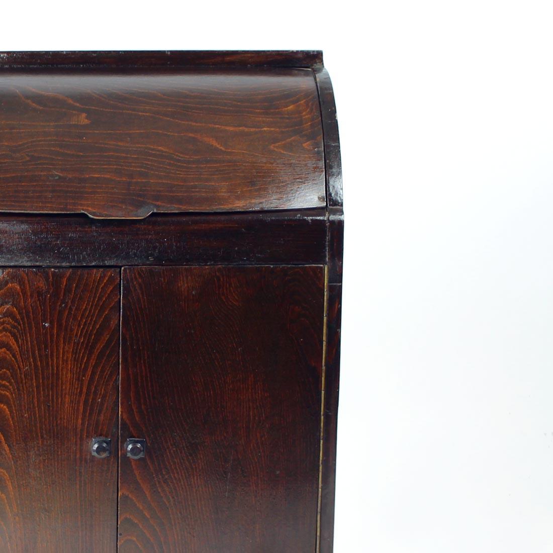 1950er Sideboard mit gebogener Sperrholz-Schiebeplatte, Tschechoslowakei im Angebot 7