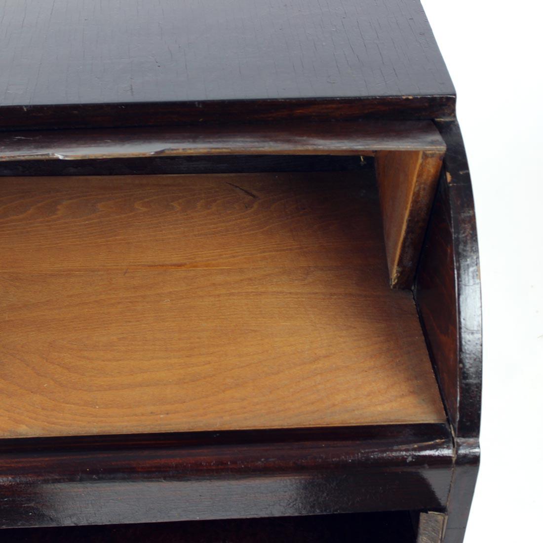 1950er Sideboard mit gebogener Sperrholz-Schiebeplatte, Tschechoslowakei (Tschechisch) im Angebot