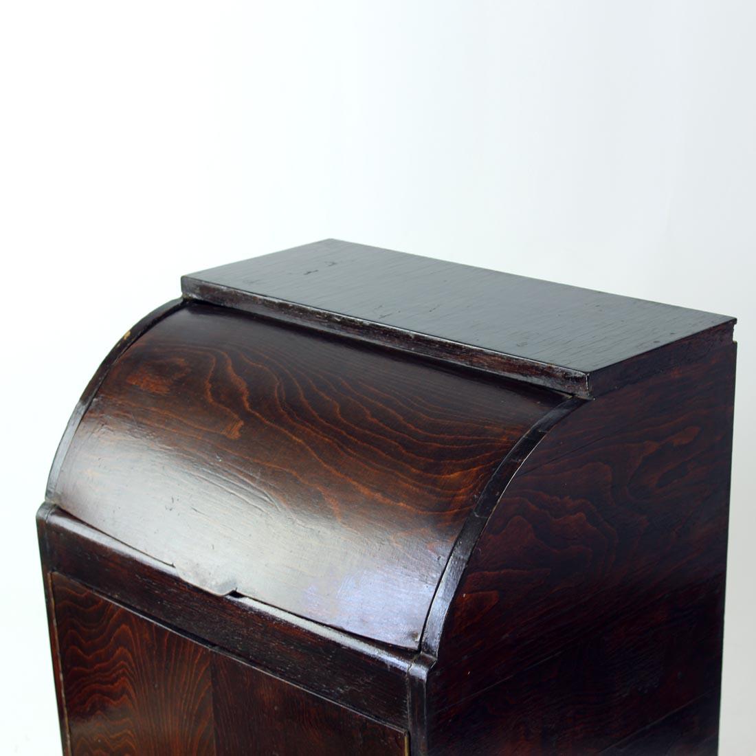 1950er Sideboard mit gebogener Sperrholz-Schiebeplatte, Tschechoslowakei im Angebot 2