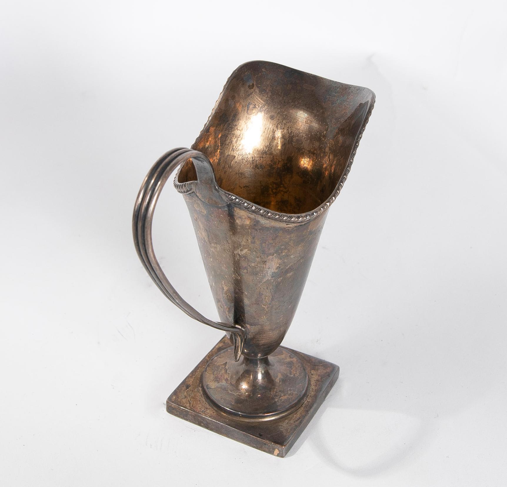 XX secolo Brocca d'argento del 1950 con manico in vendita