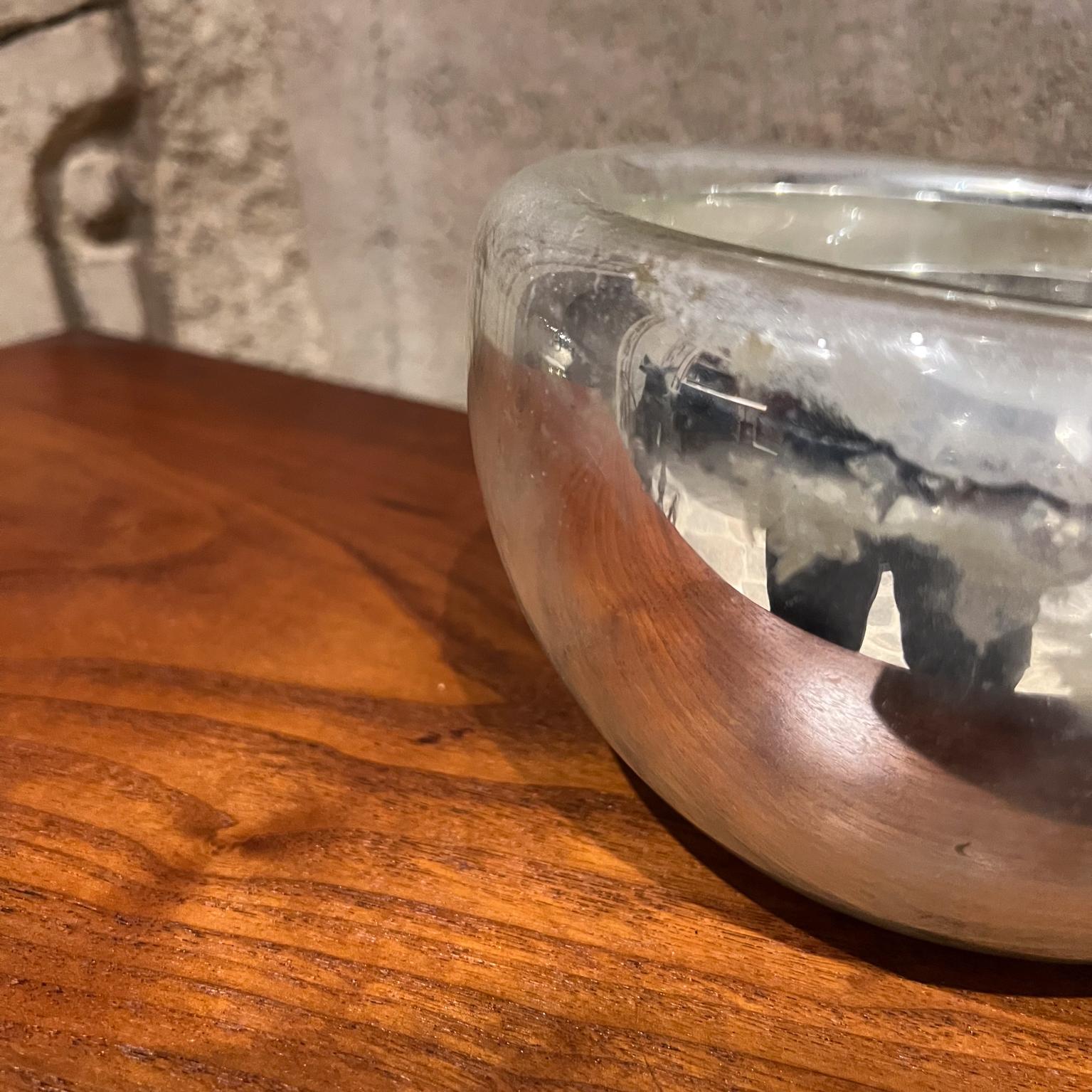 Milieu du XXe siècle 1950s Silver Mercury Glass Bowl Style Luis Barragan Mexico en vente