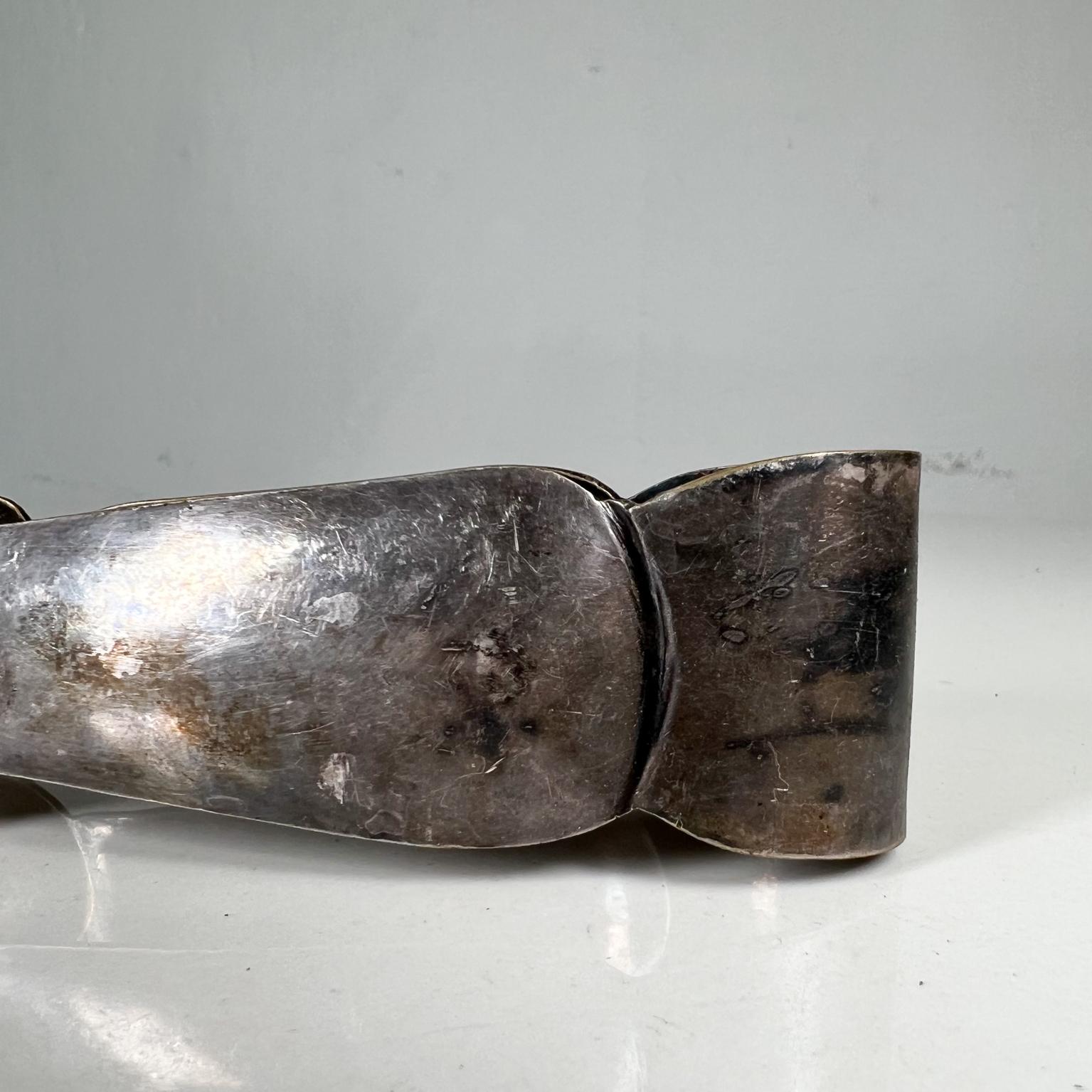 Milieu du XXe siècle Pince à glace sculpturale en métal argenté des années 1950 de style mexicain William Spratling en vente