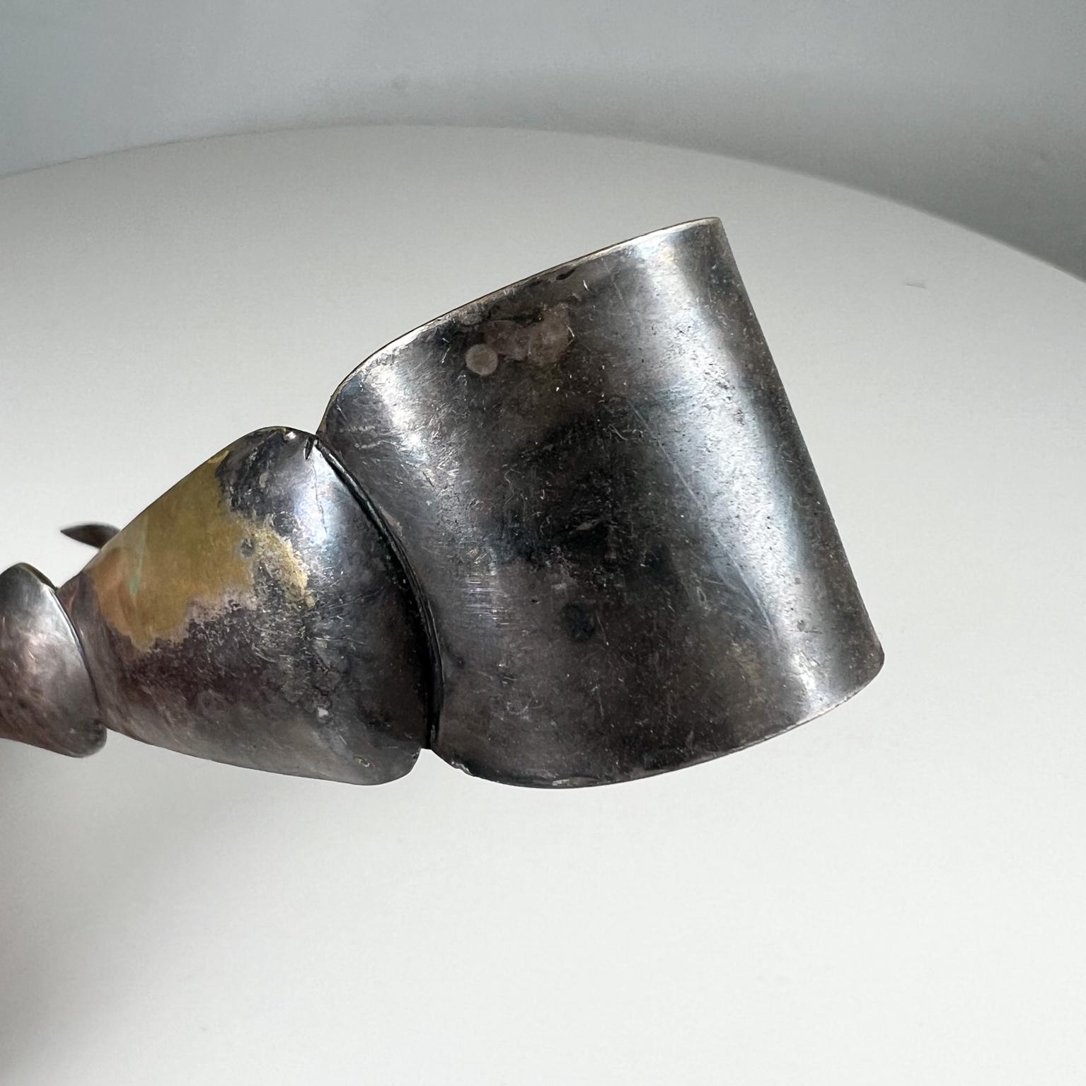 Pince à glace sculpturale en métal argenté des années 1950 de style mexicain William Spratling en vente 1