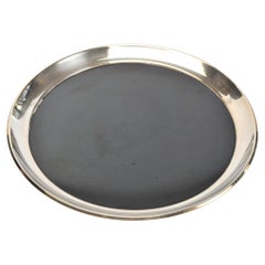 Bandeja circular americana con borde de plata de los años 50