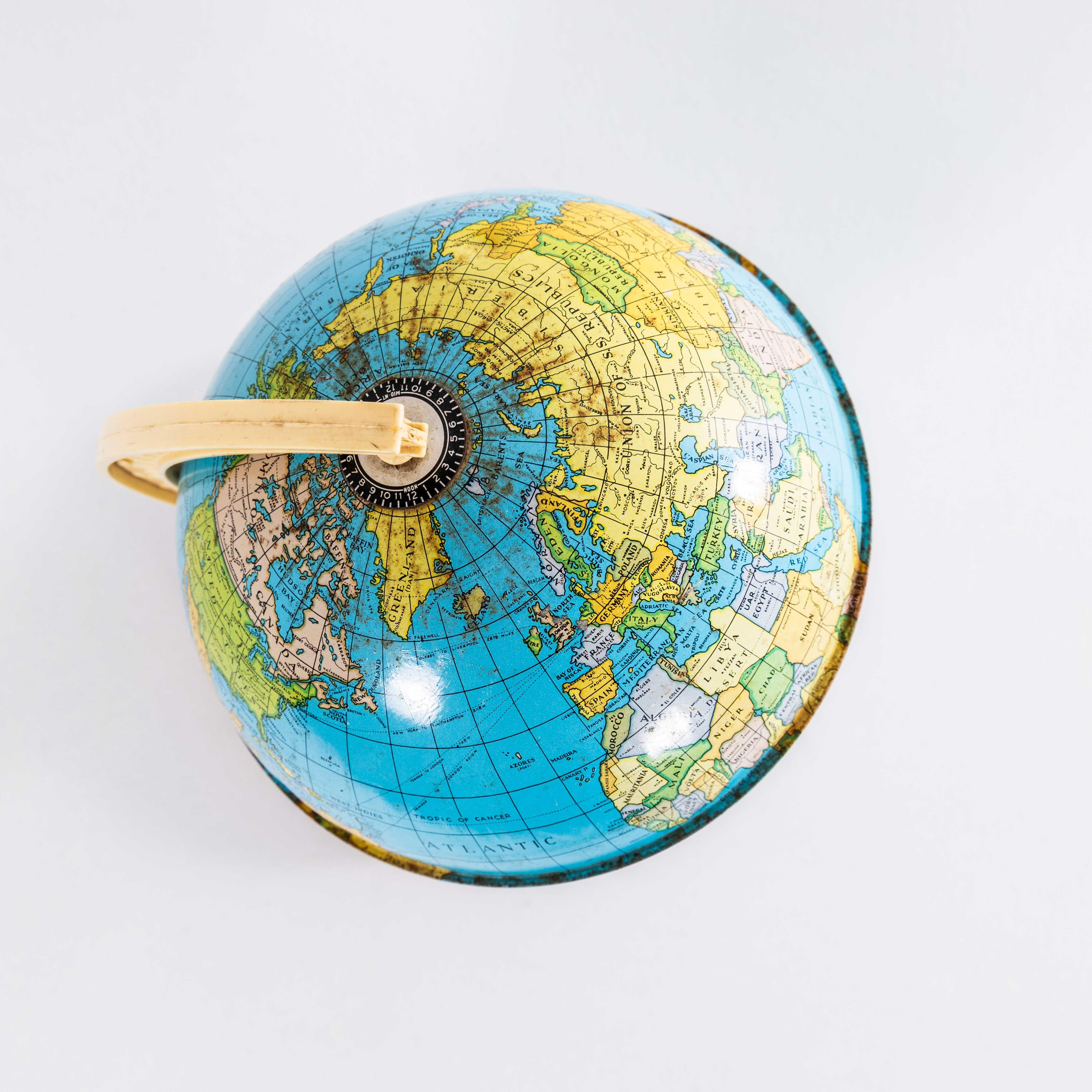 1950's Simple Educational World Globe For Sale 1