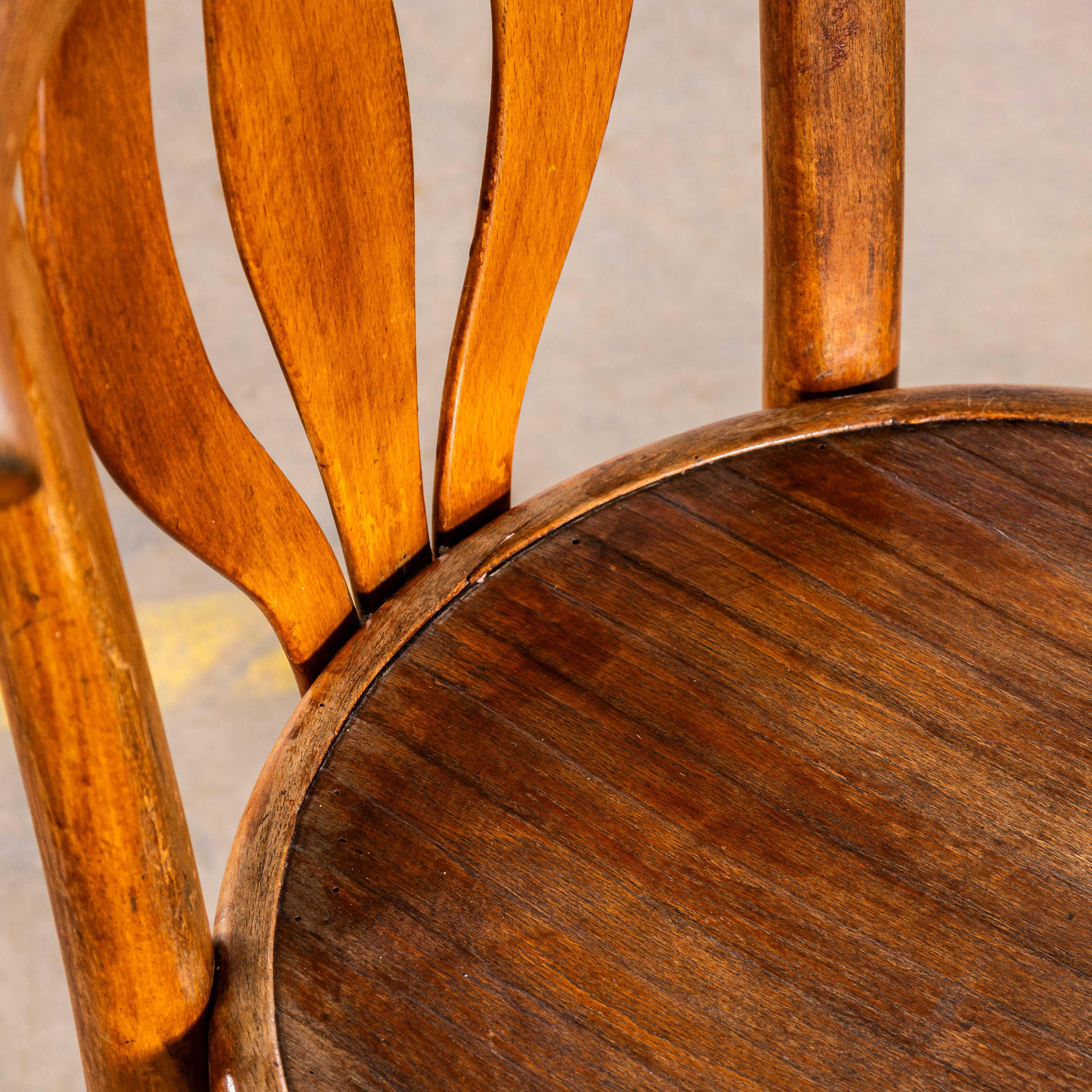 1950's Simple Flower Bud Bentwood Debrecen Dining Chairs - Pair im Angebot 1