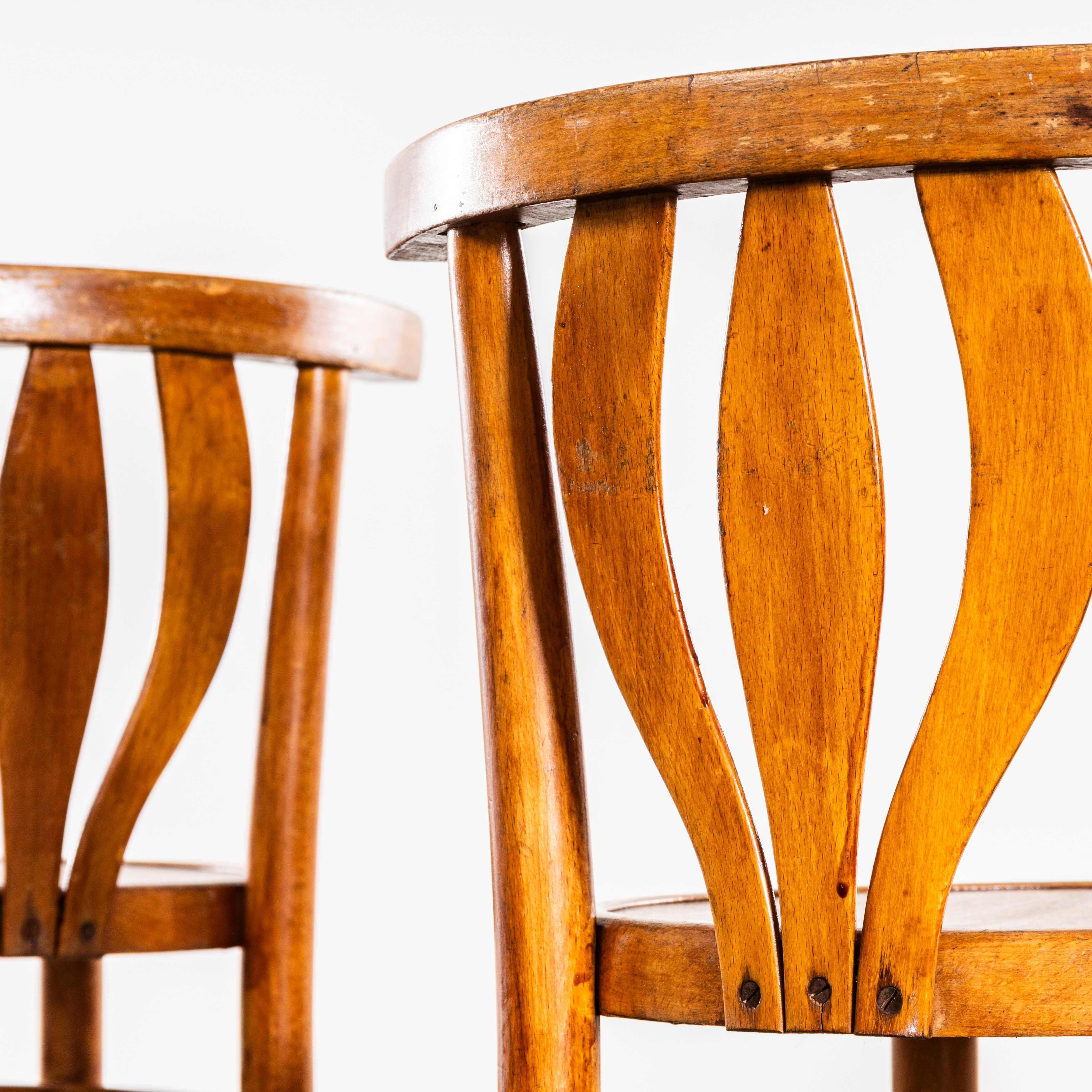 1950's Simple Flower Bud Bentwood Debrecen Dining Chairs - Pair im Angebot 2