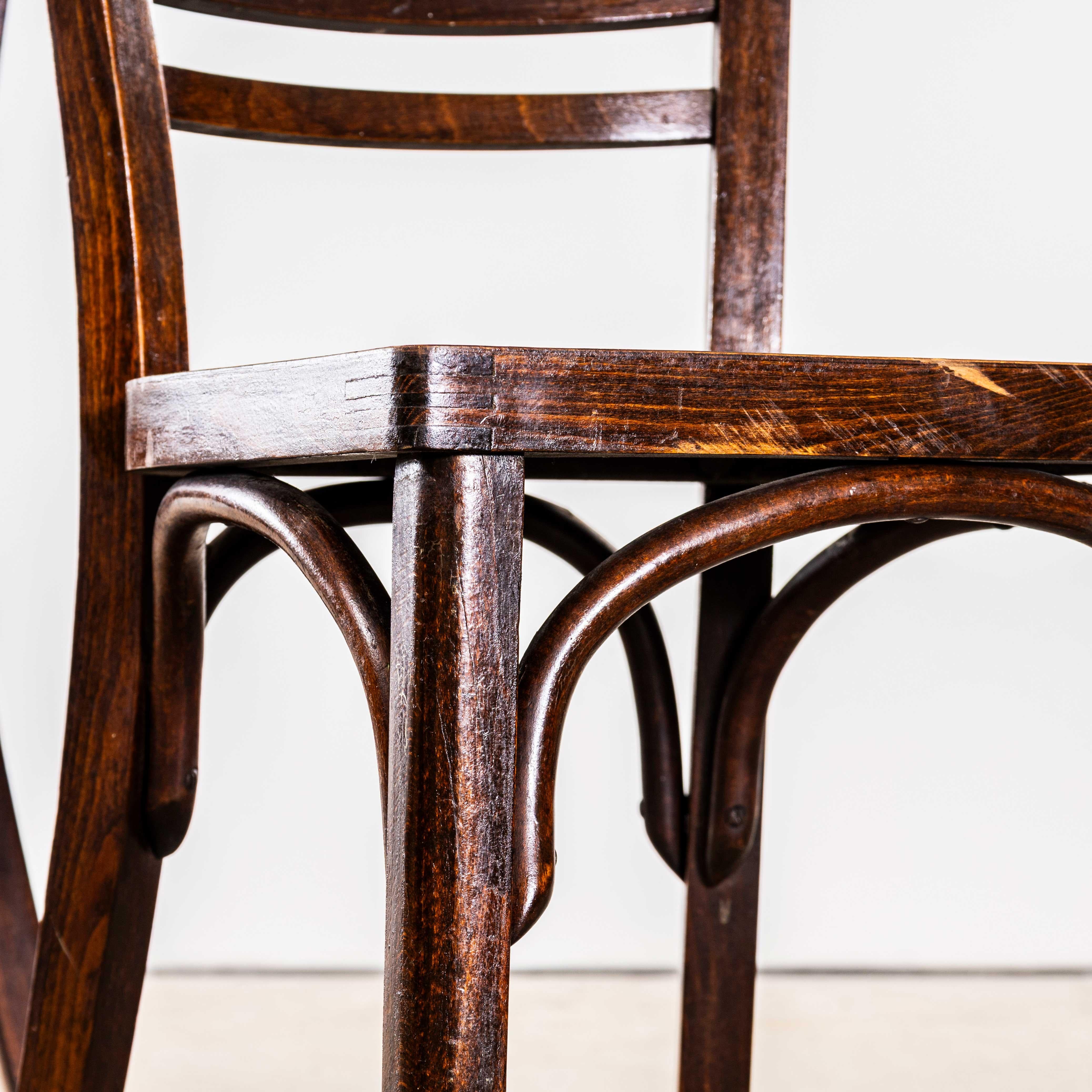 1950's Simple Ladder Back Bentwood Café Dining Chairs - Pair (Buchenholz) im Angebot