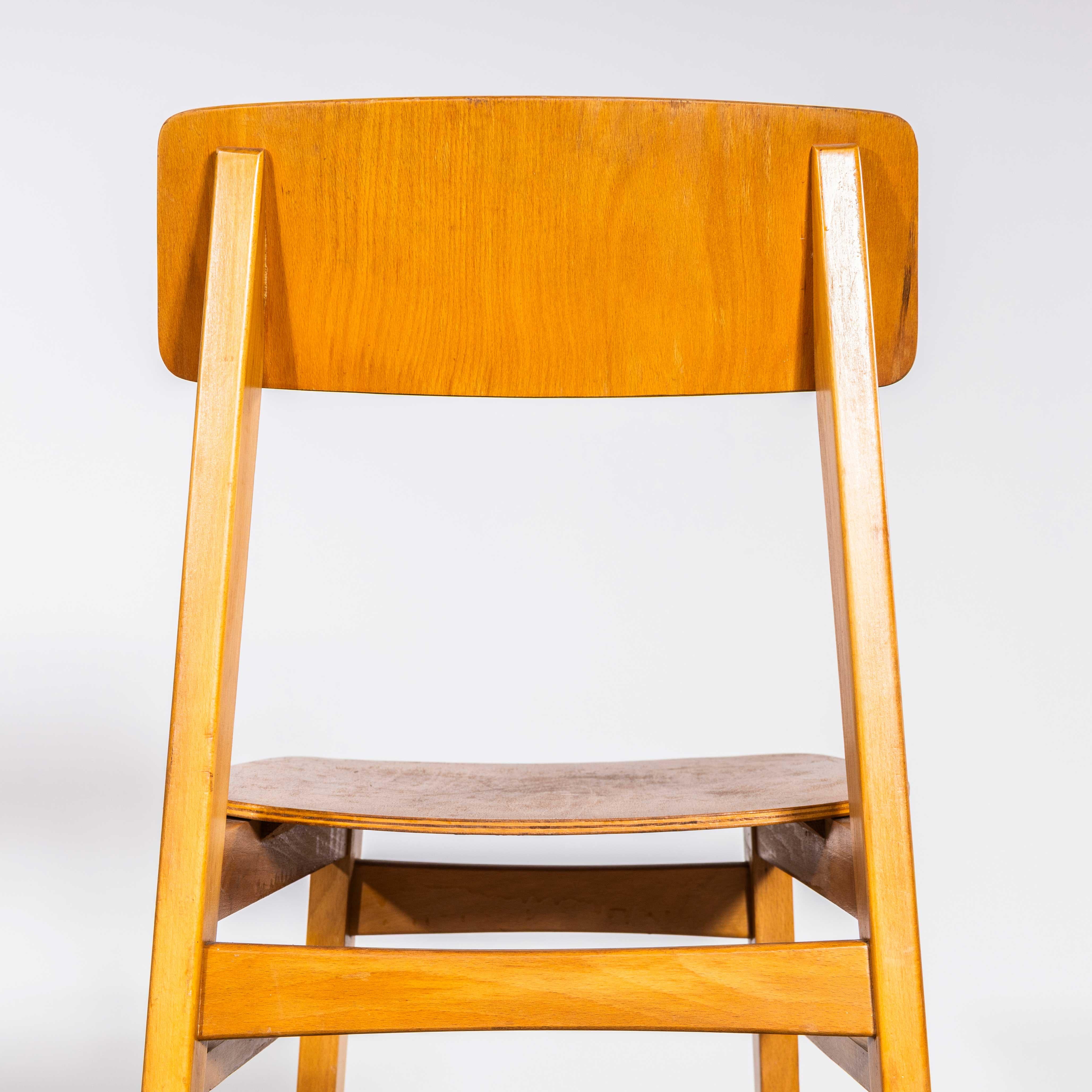 Sedie da pranzo semplici del Mid Century degli anni '50 - Buona quantità disponibile in vendita 4