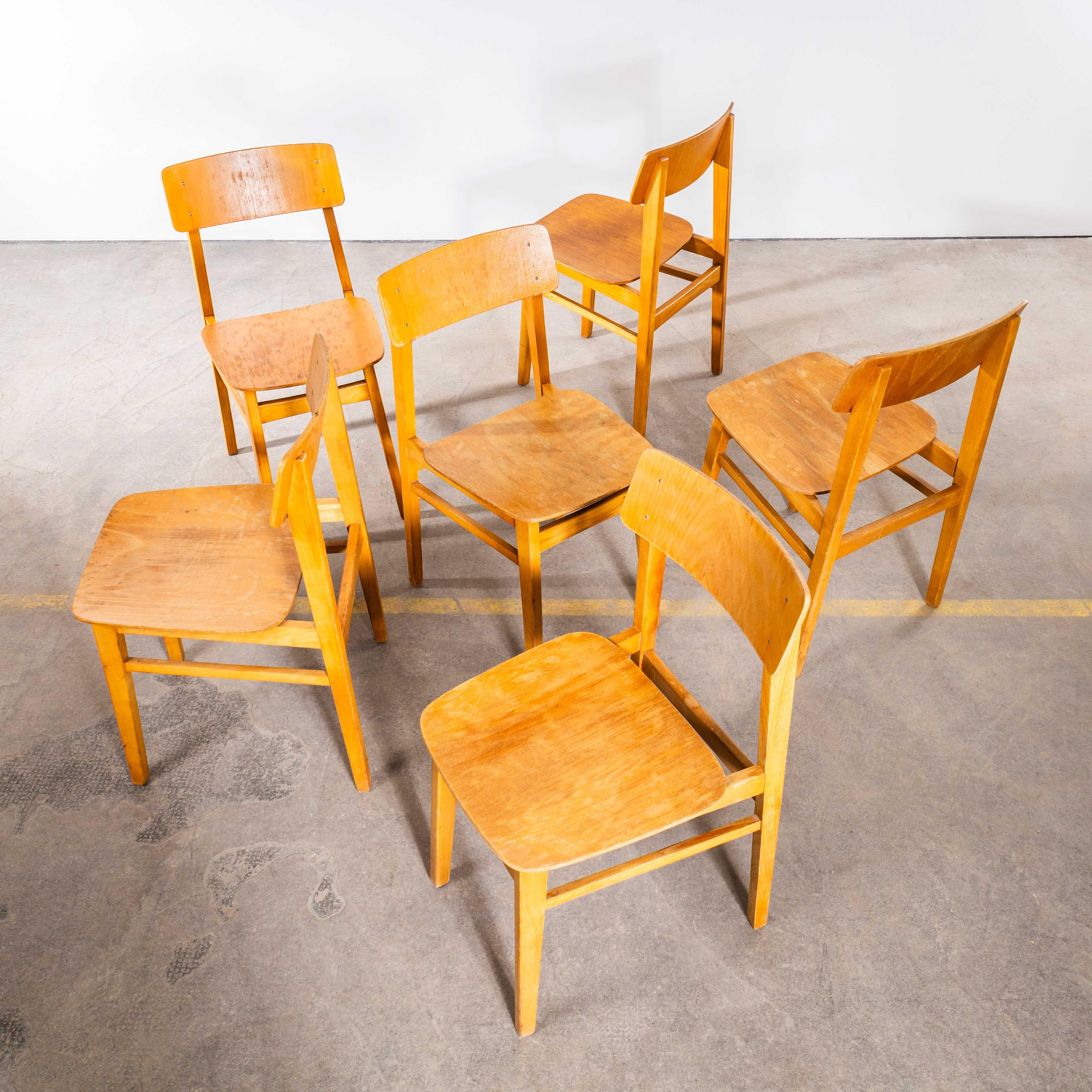 Metà XX secolo Sedie da pranzo semplici del Mid Century degli anni '50 - Buona quantità disponibile in vendita