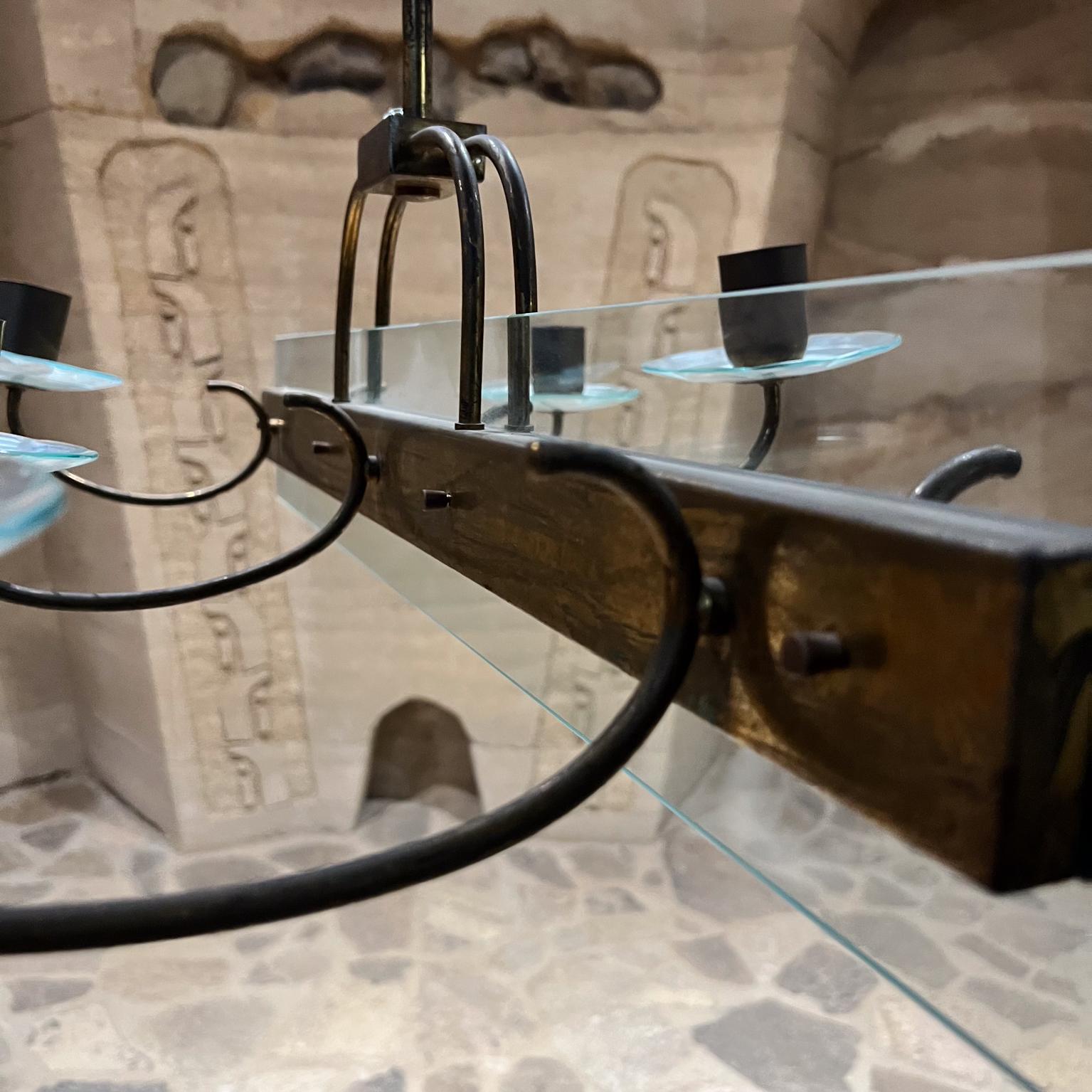 1950er Sechsarmiger Kronleuchter Schwebend Messing Geschliffenes Glas Fontana Arte Italien (Moderne der Mitte des Jahrhunderts) im Angebot