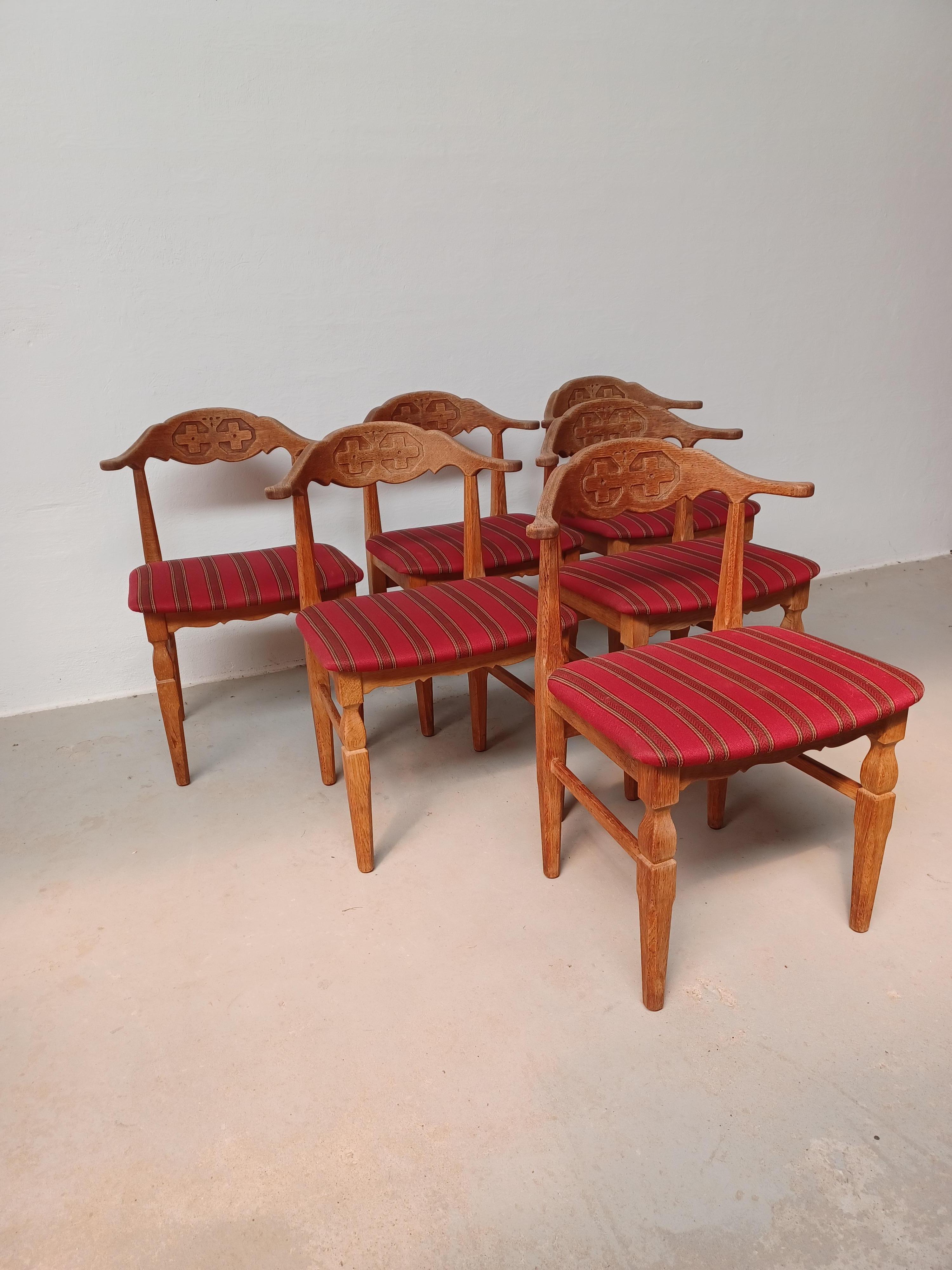 1950s Six Original Danish Henning Kjærnulf Brutalist Dining Chairs in Oak In Good Condition For Sale In Knebel, DK